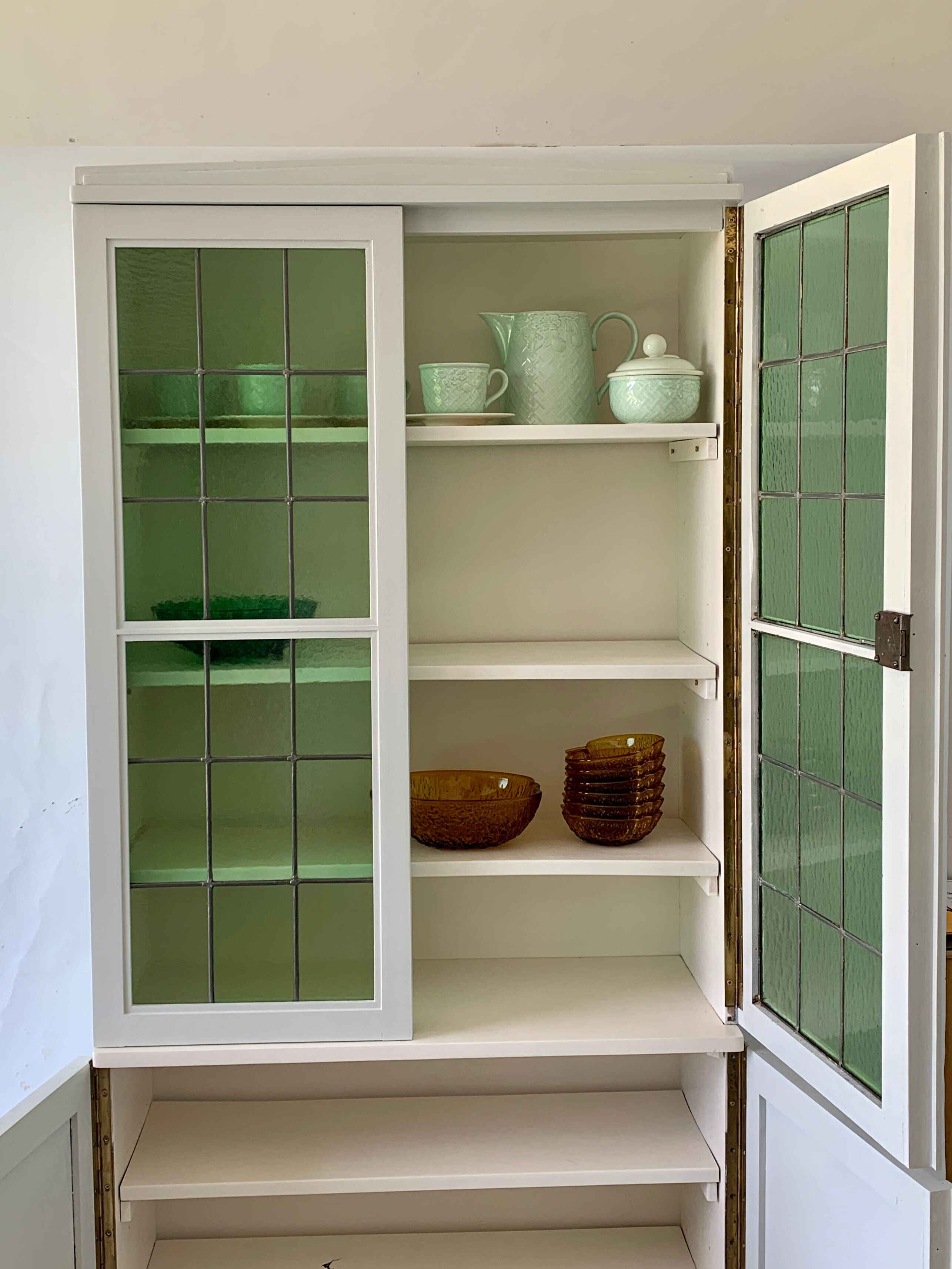 Wardrobe / antique showcase