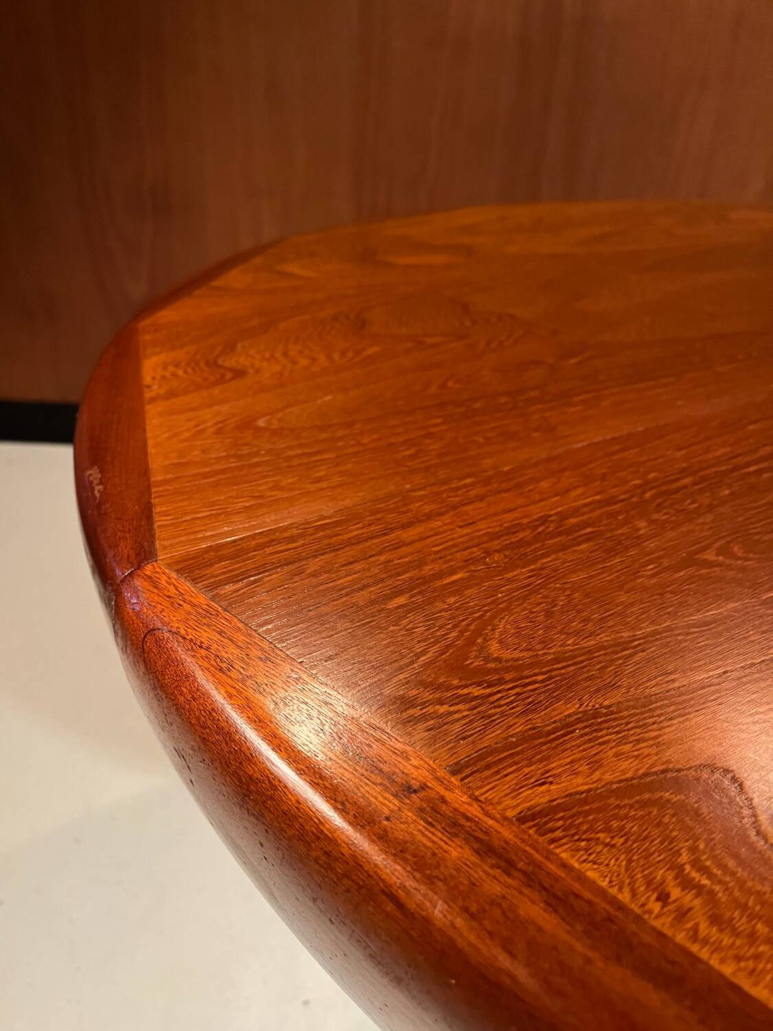 Vintage style Baumann table 110 cm