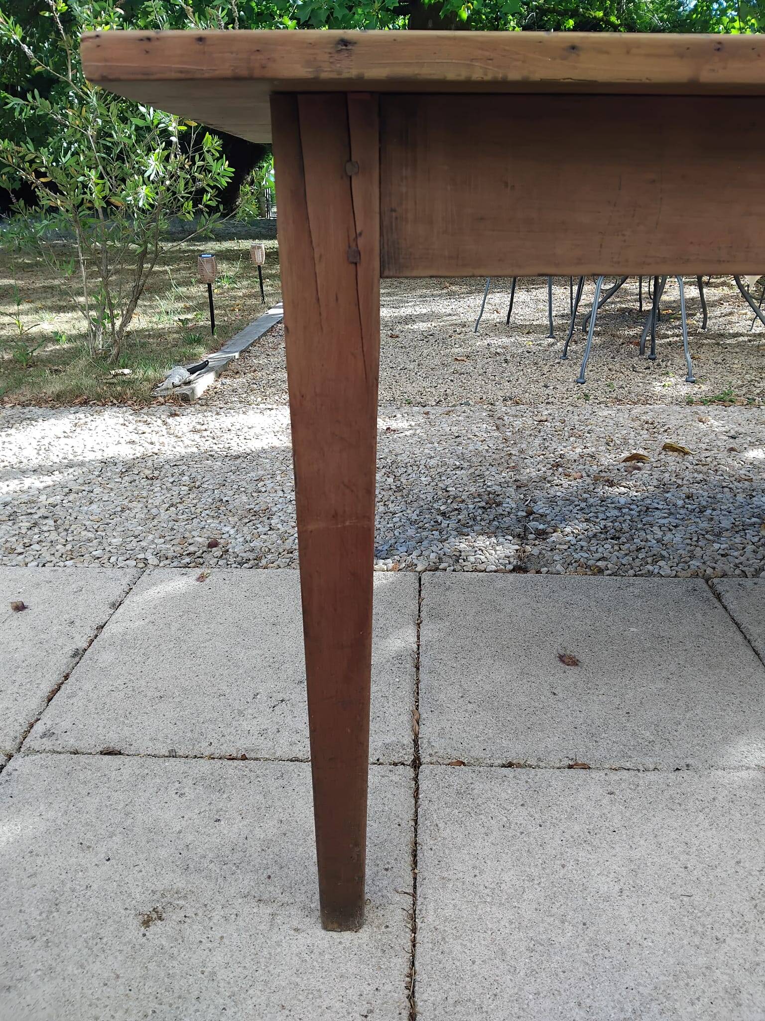 Farm table
