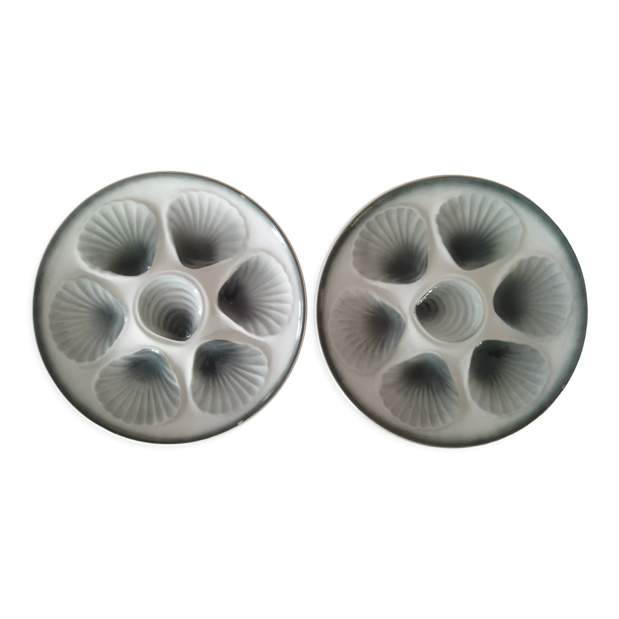 2 Moulin des Loups Orchies oyster plates