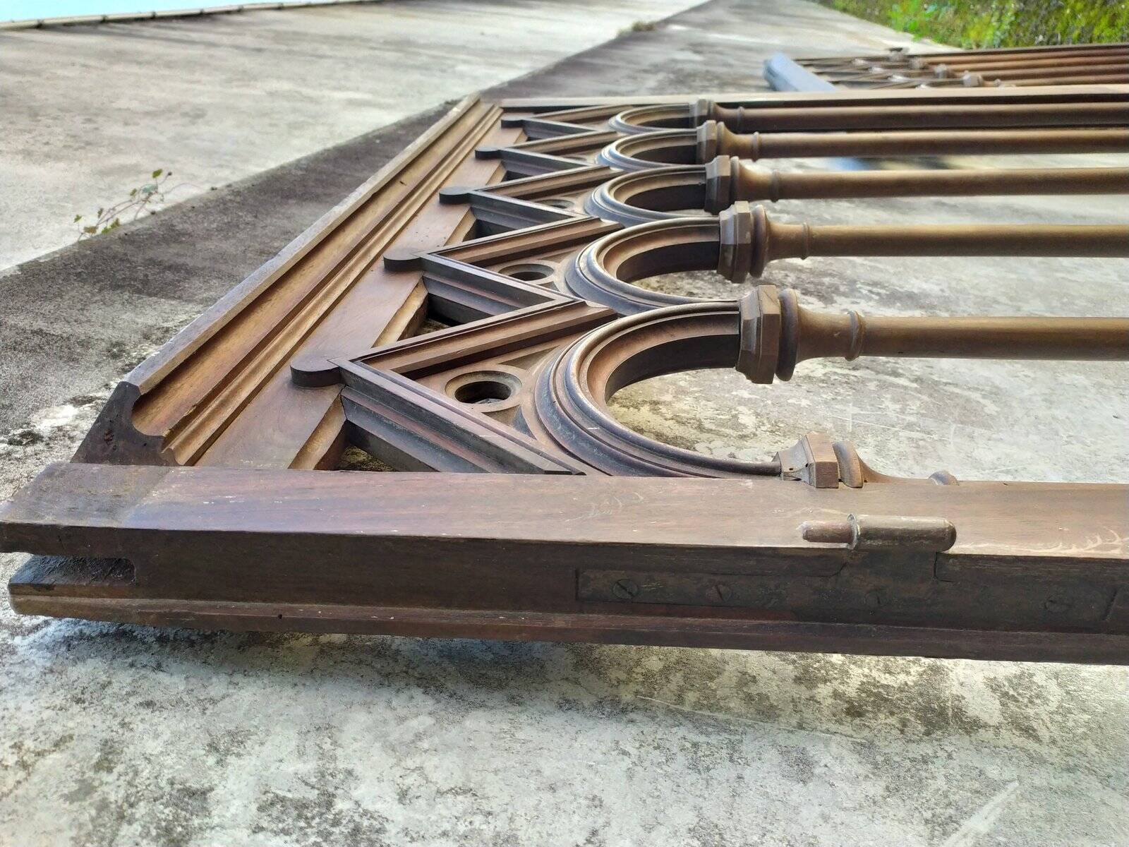 Boiserie claustra style gothique