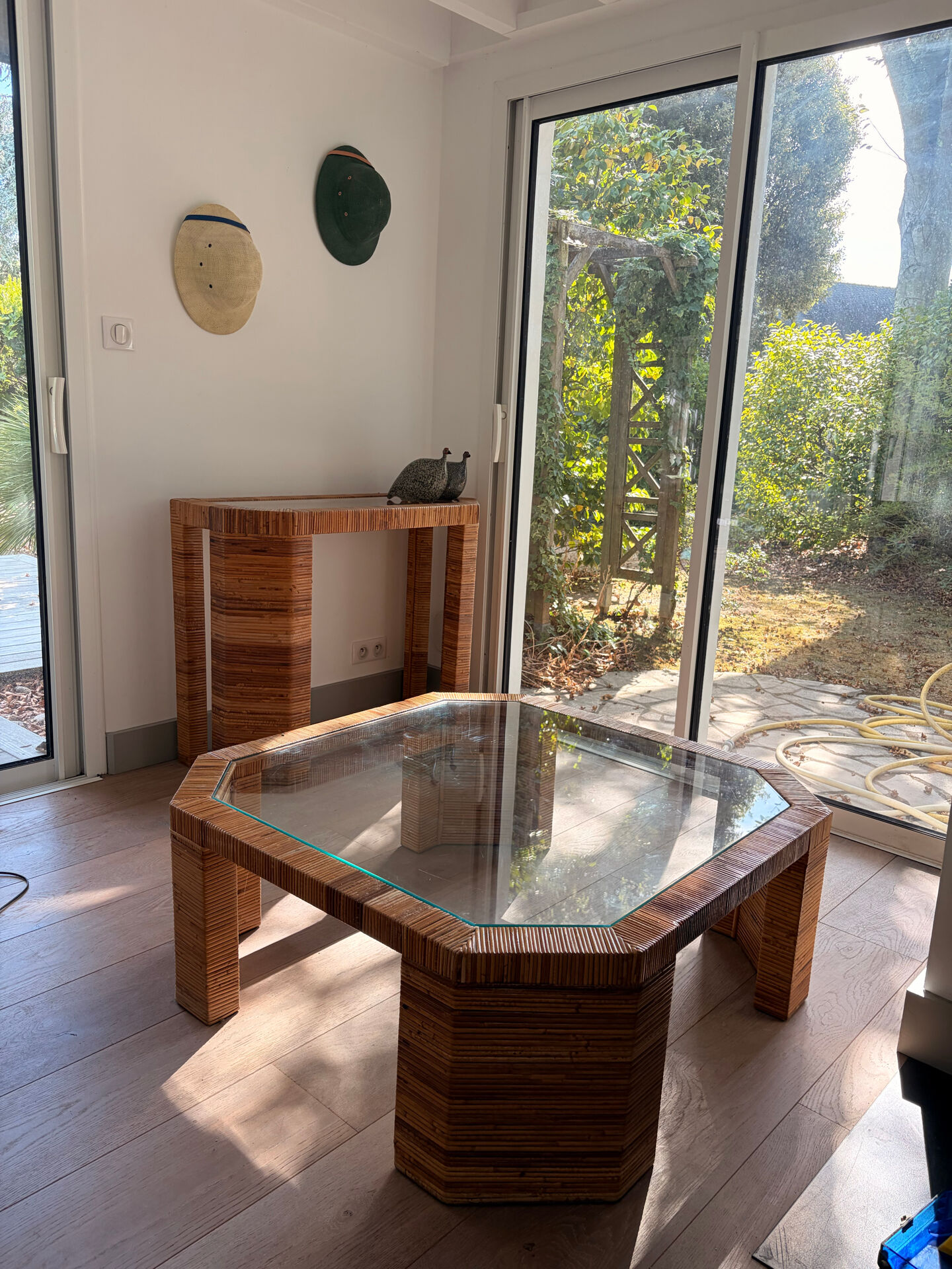 Console en rotin et verre - Les composantes (Sezane)
