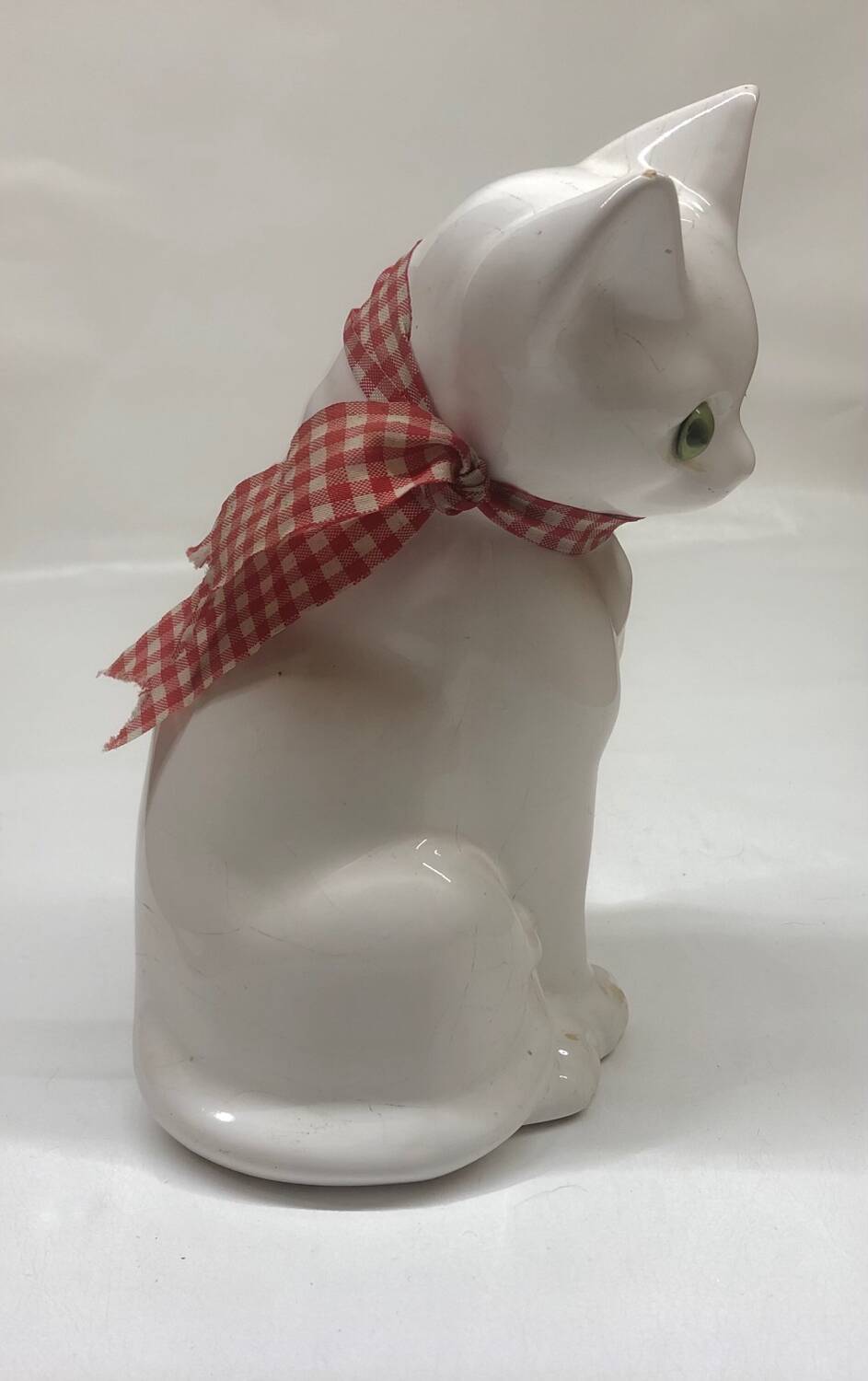 Delft Wit earthenware cat