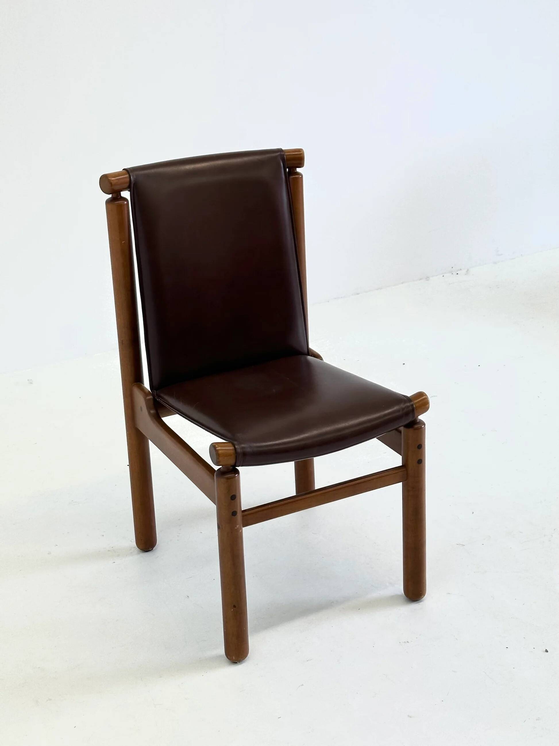 Set of Tapiovaara dining chairs by La Permanente Cantù