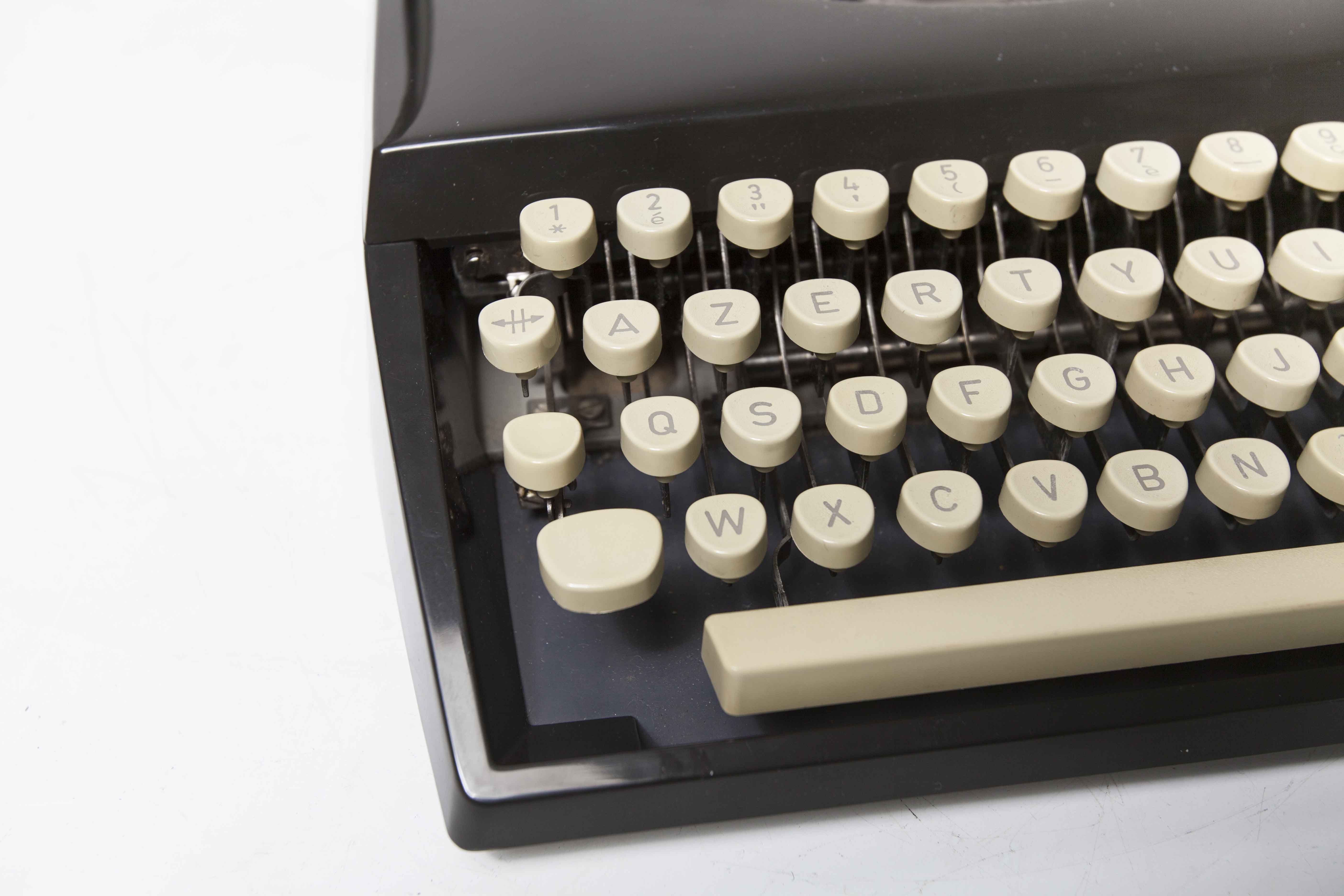 Revised Adler Tippa S typewriter and new ribbon