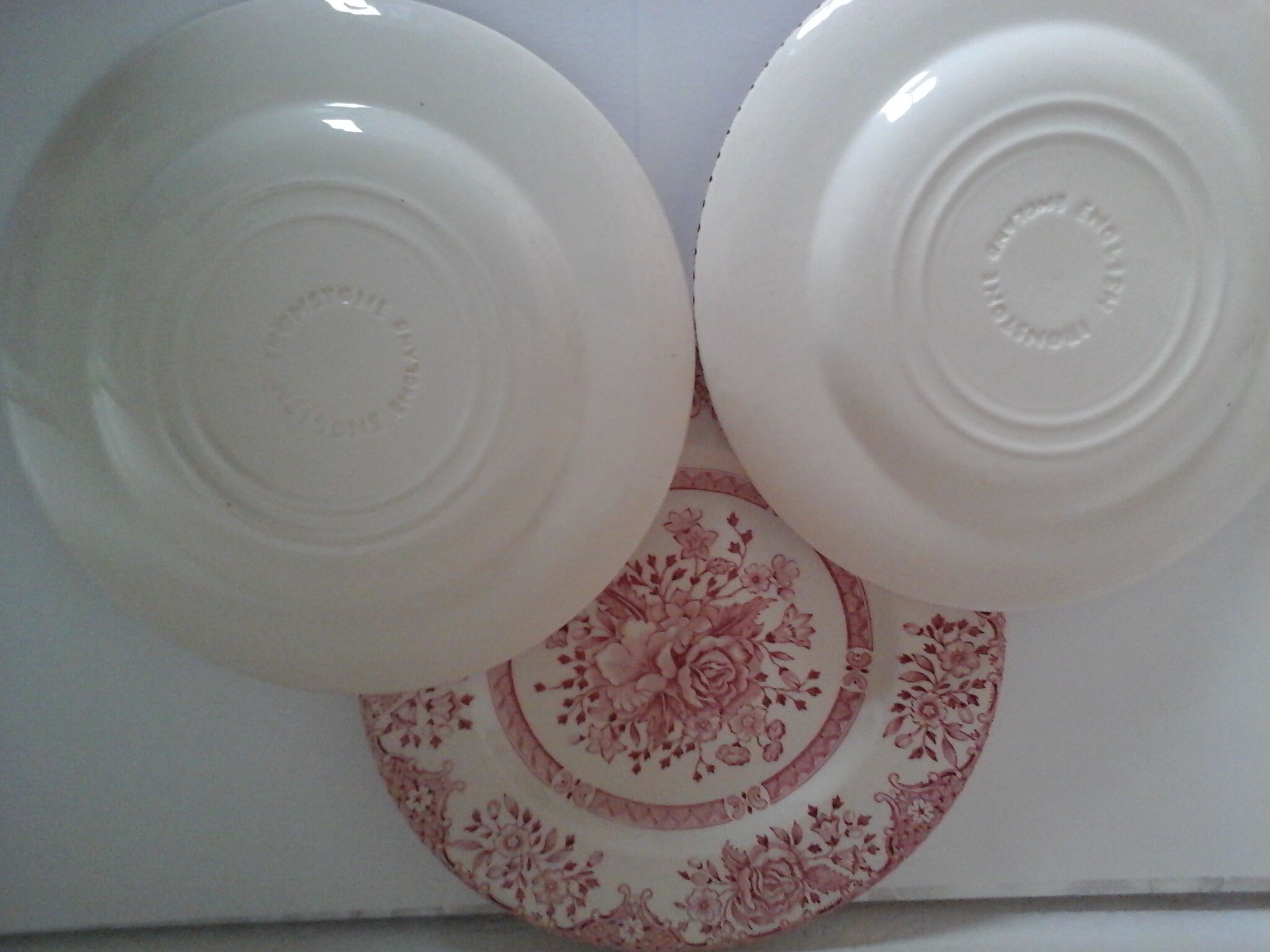 Lot of three english plates