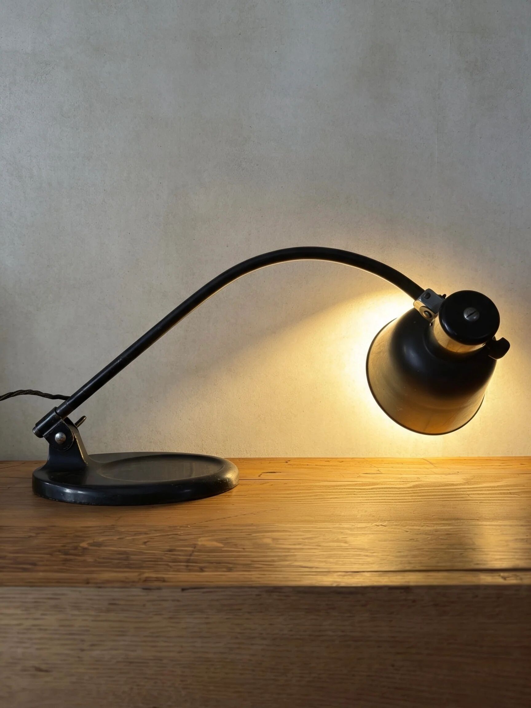 1930s bur, bunte & remmler model matador 2768 table lamp