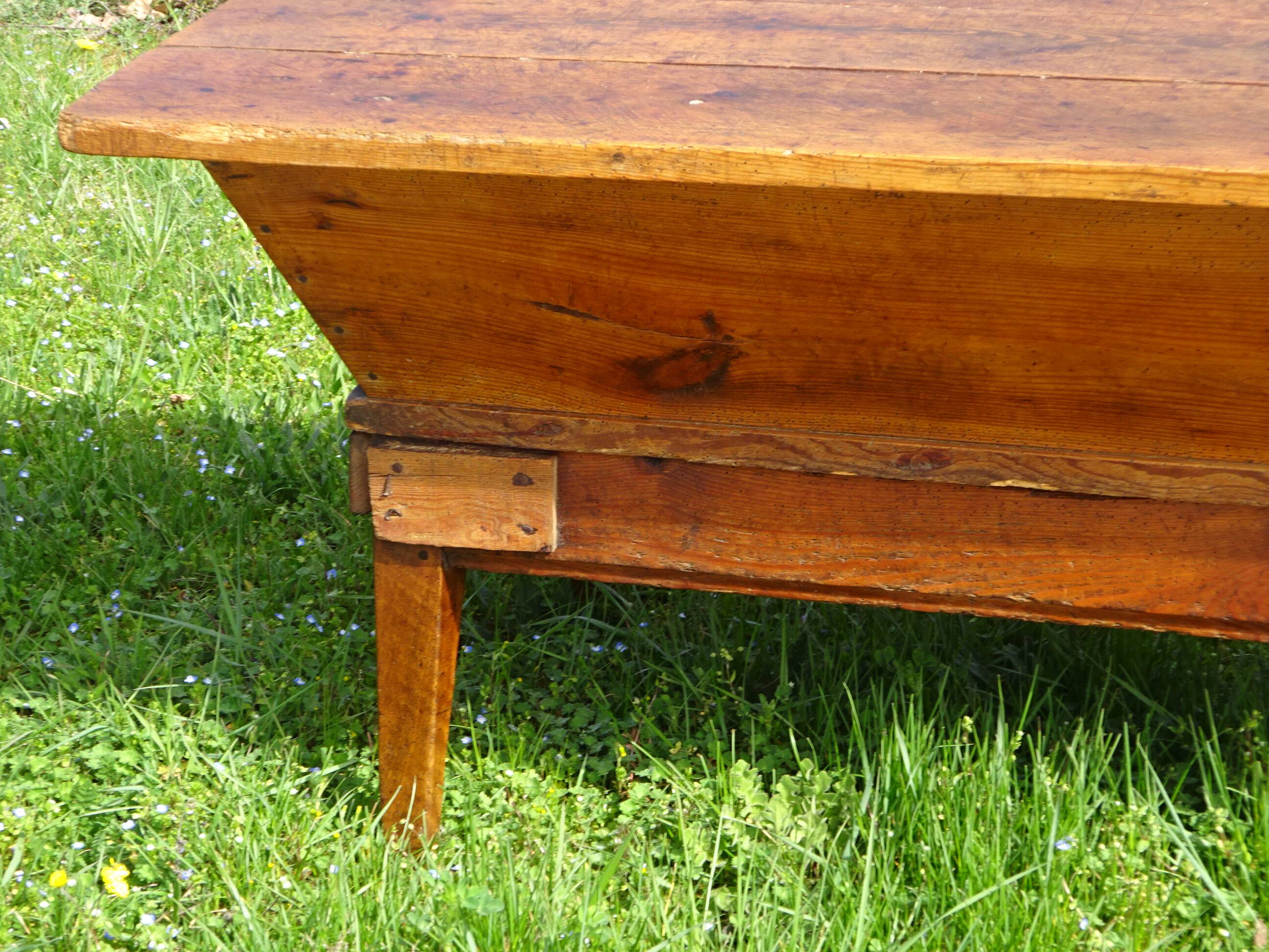 Rustic kneading trough in solid oak, removable lid and base.