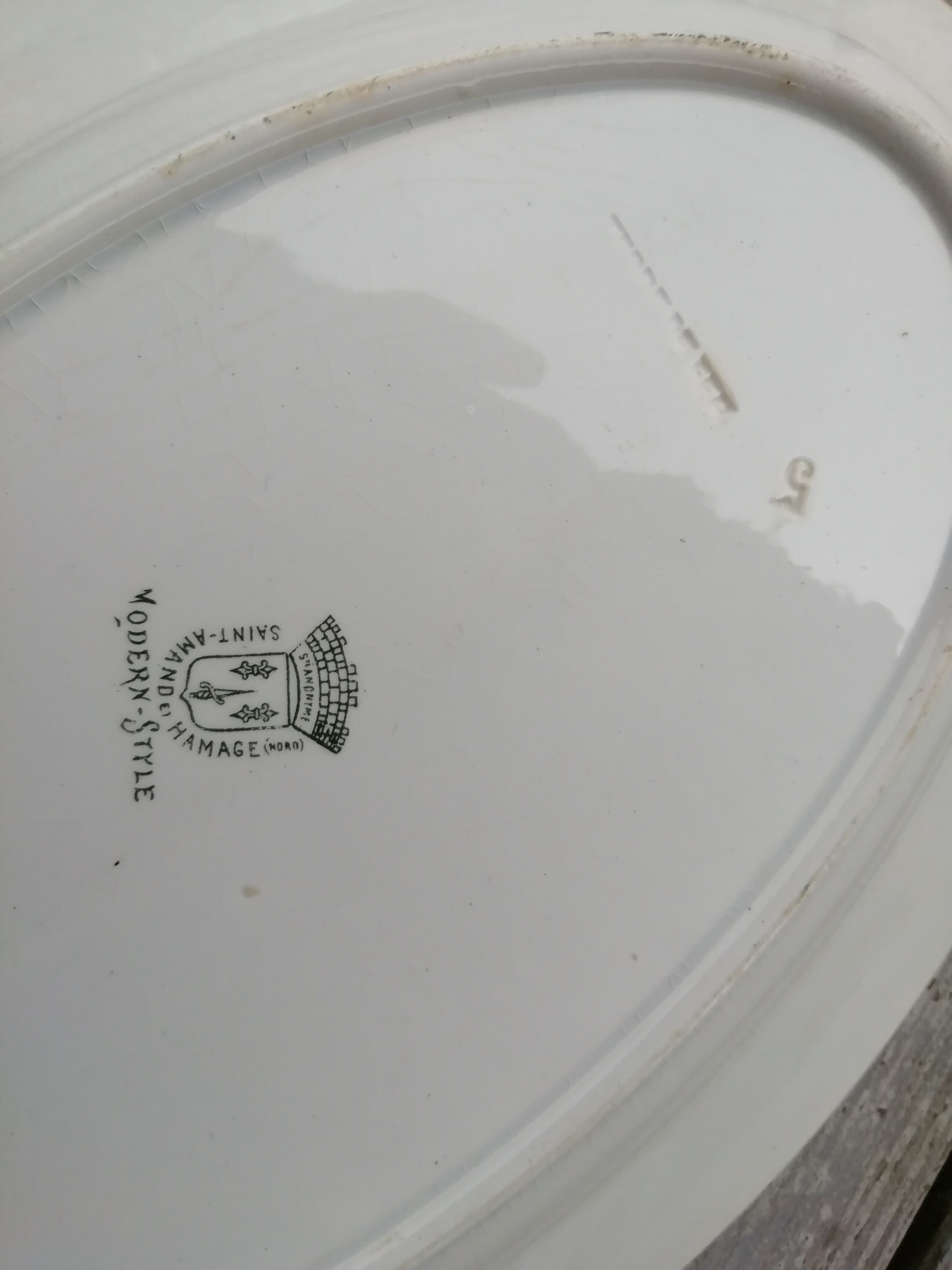 Oval iron earth dish