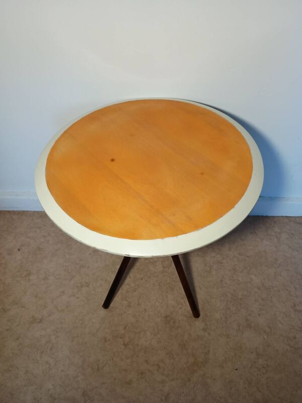 Table d'appoint pieds compas