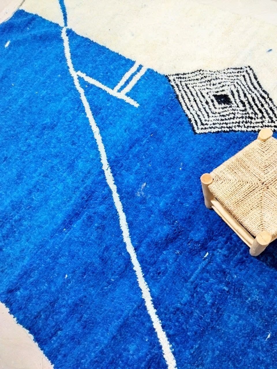 Tapis berbère marocain bleu 307 x 204cm