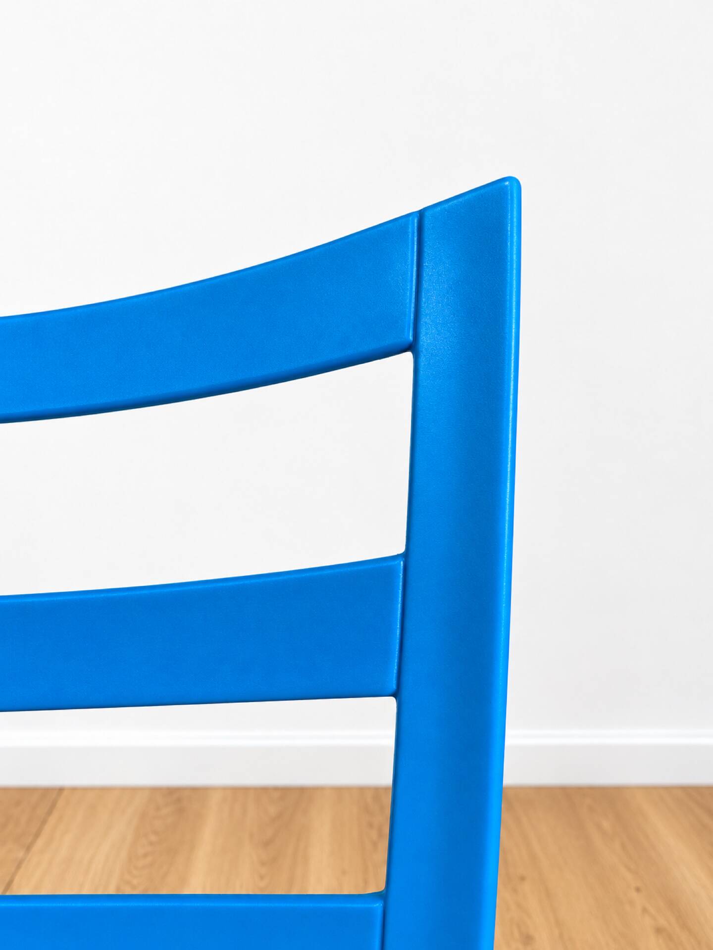 Vintage blue set – 2 chairs and matching side table