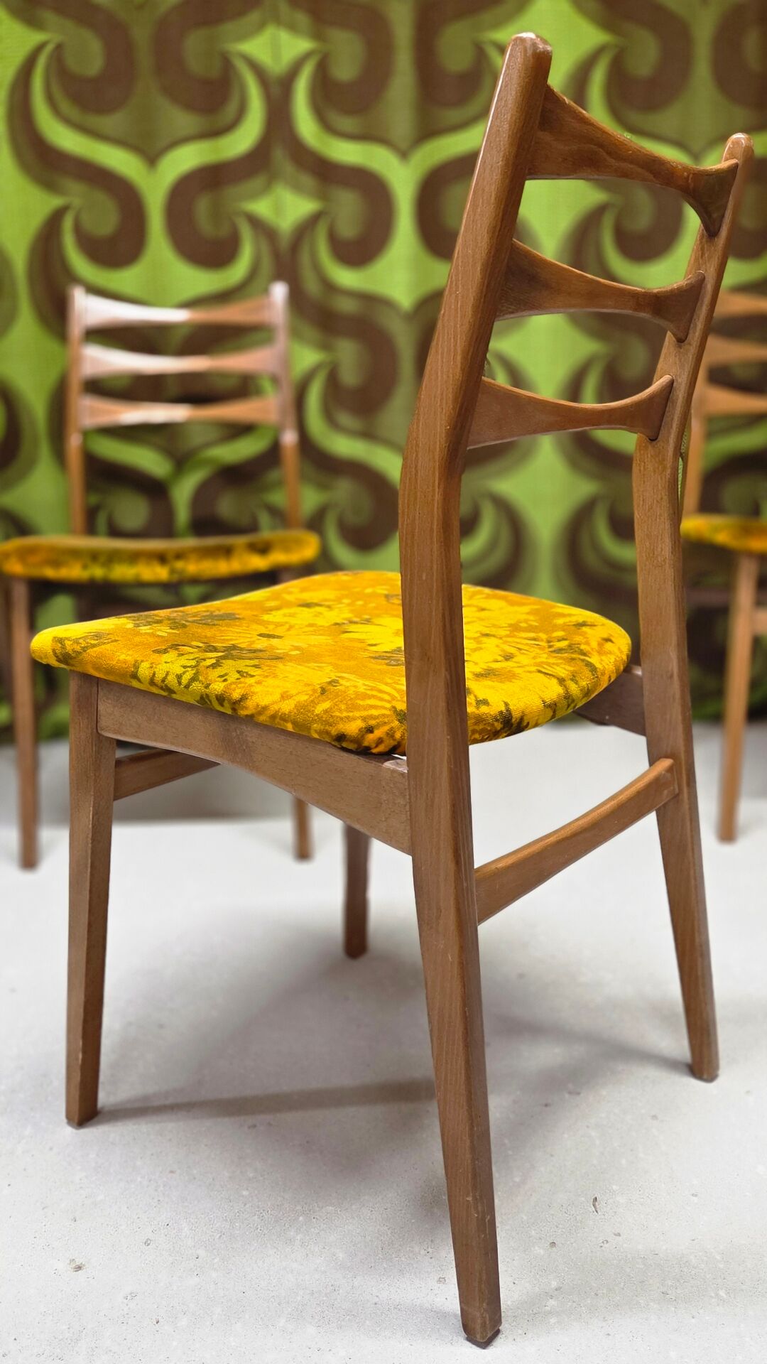 Lot de 4 chaises Scandinave 1970 Mid Century