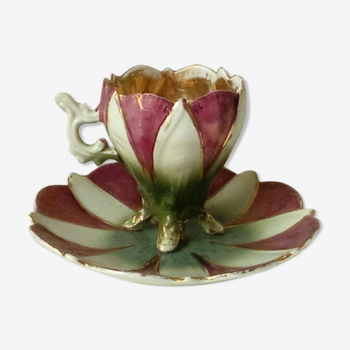 Porcelain cup trompe oeil shape flower of nenuphar