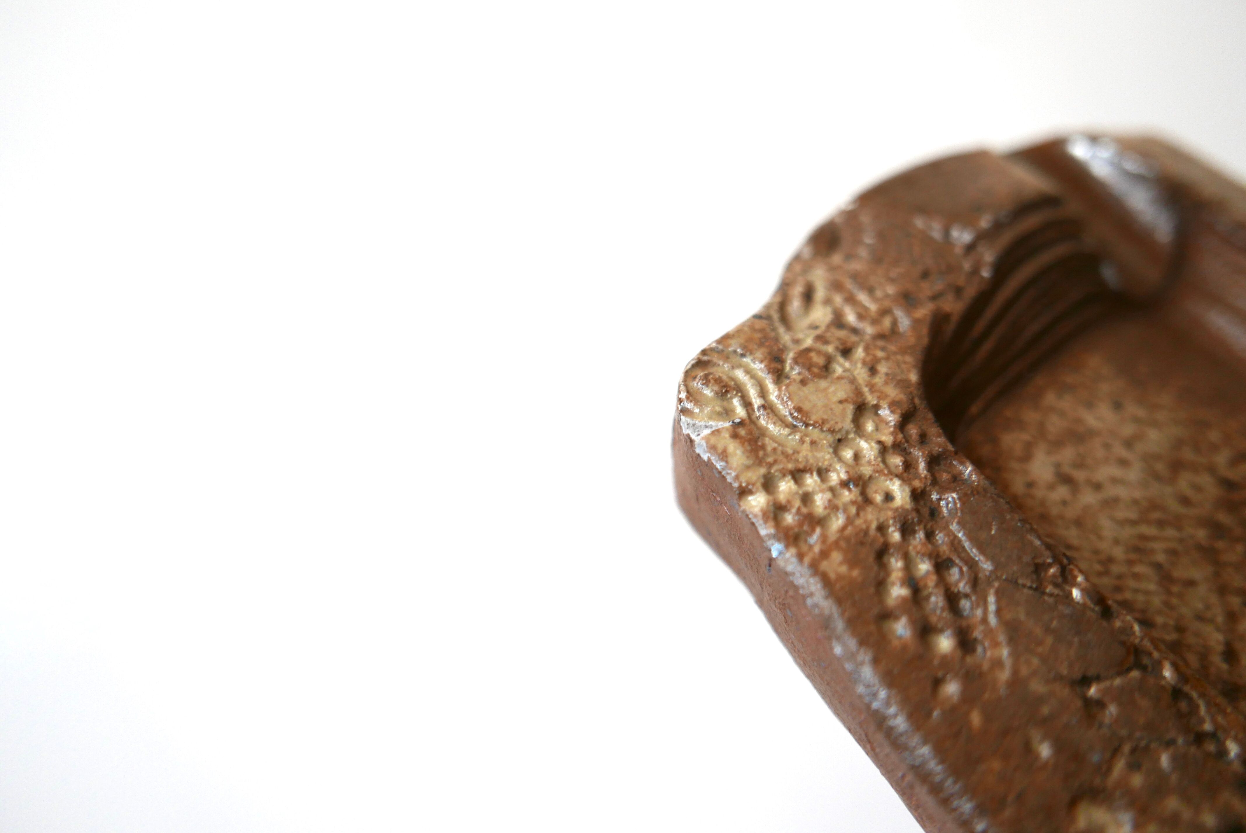 Barbara Delfosse sandstone ashtray, La Borne, 1960s