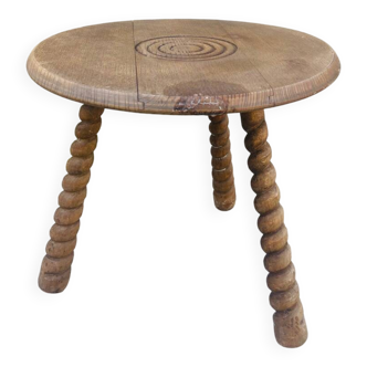 Table tripode rustique à pieds torsadés – XXe siècle