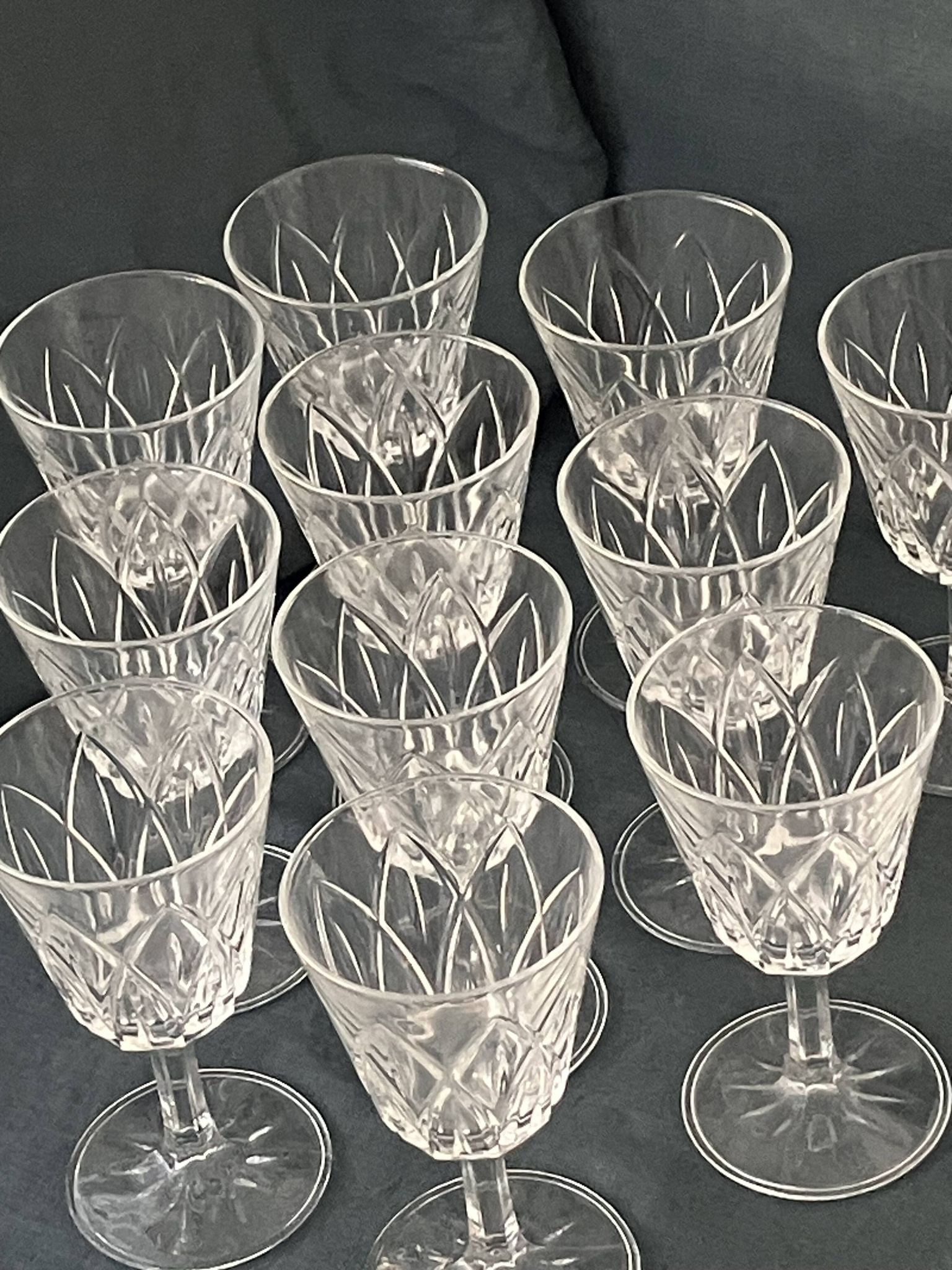 Set of 11 vintage cut glass glasses from Vmc Reims France, model Arlequin.