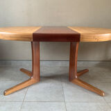 Table scandinave ronde vintage à pied central étoile extensible, éditée par baumann