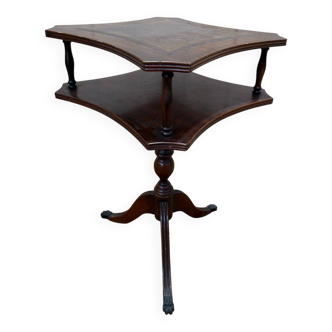 Tripod gueridon in English style