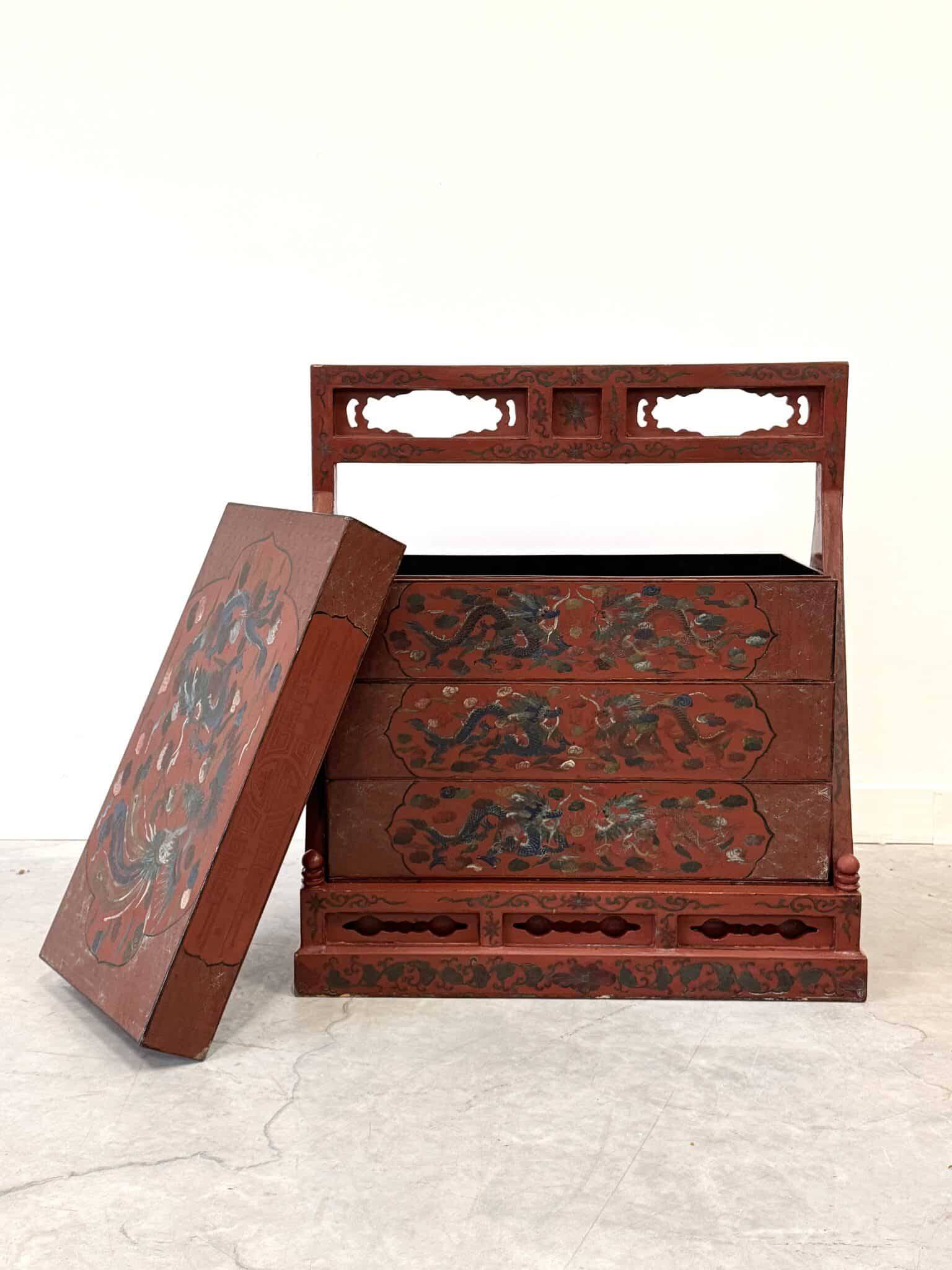Chinese wedding chest, lacquered wood, hand-painted decoration