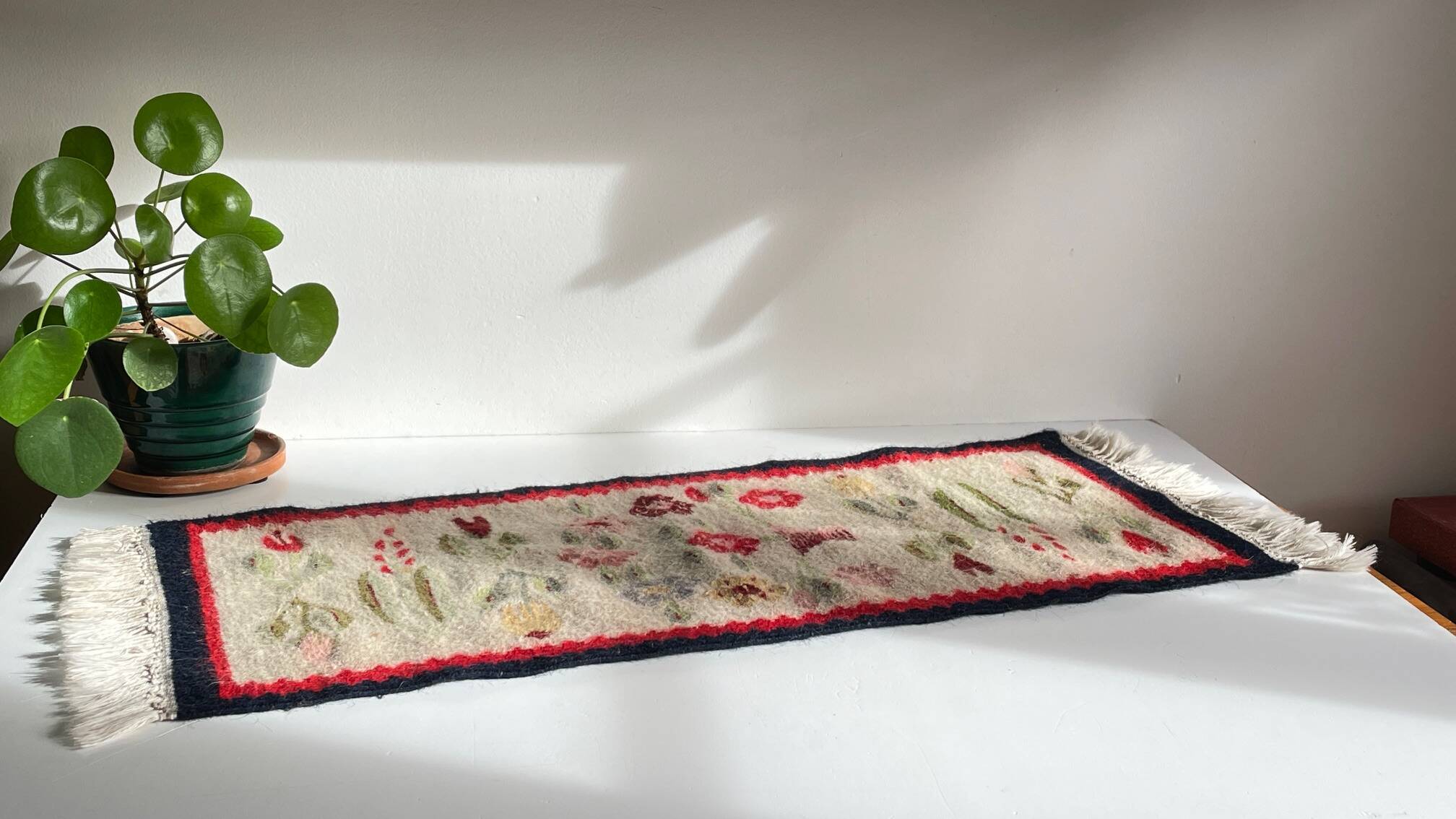 Tapis Rollakan décor de tulipes vintage