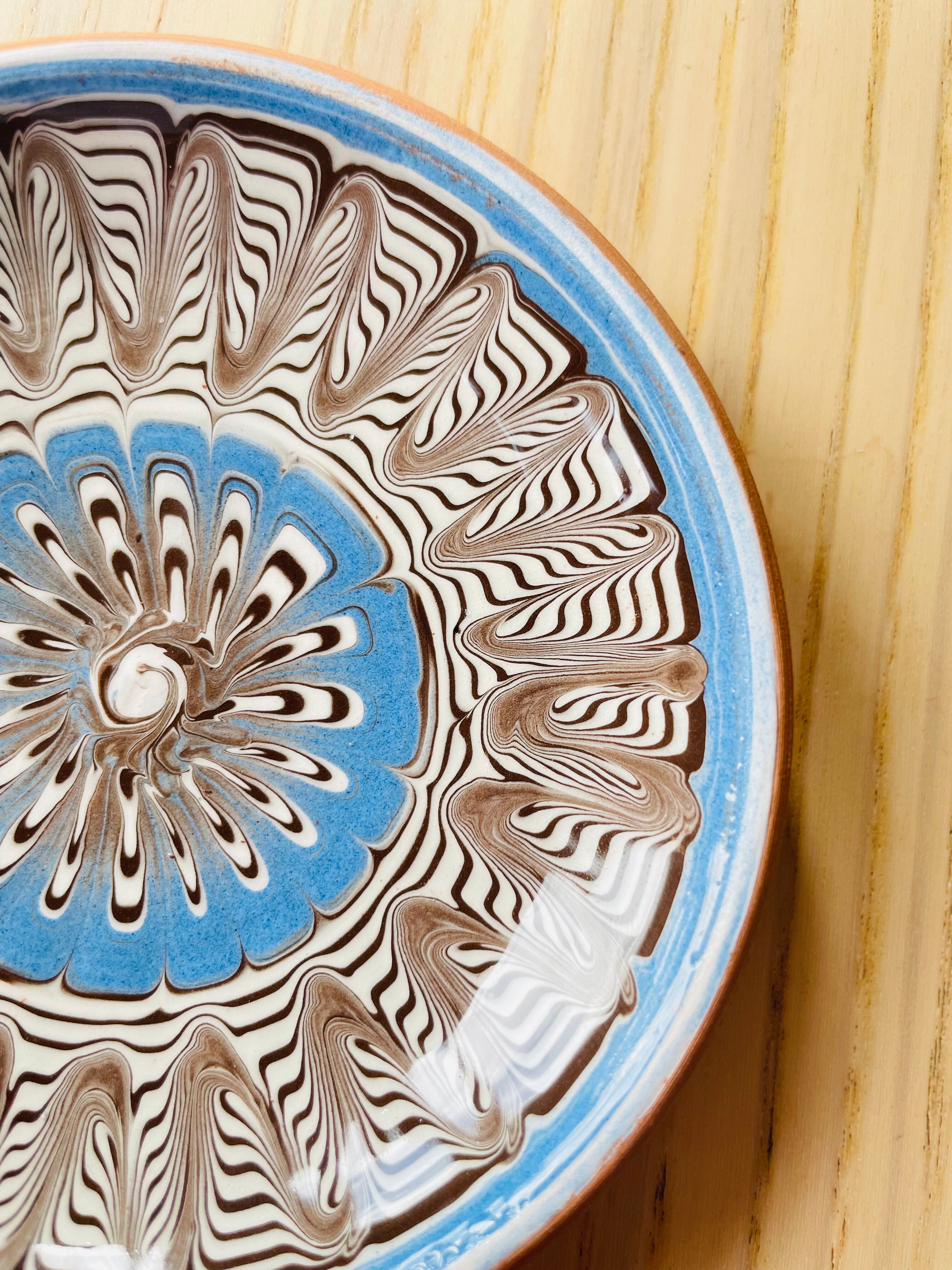 Assiette en céramique artisanat roumain