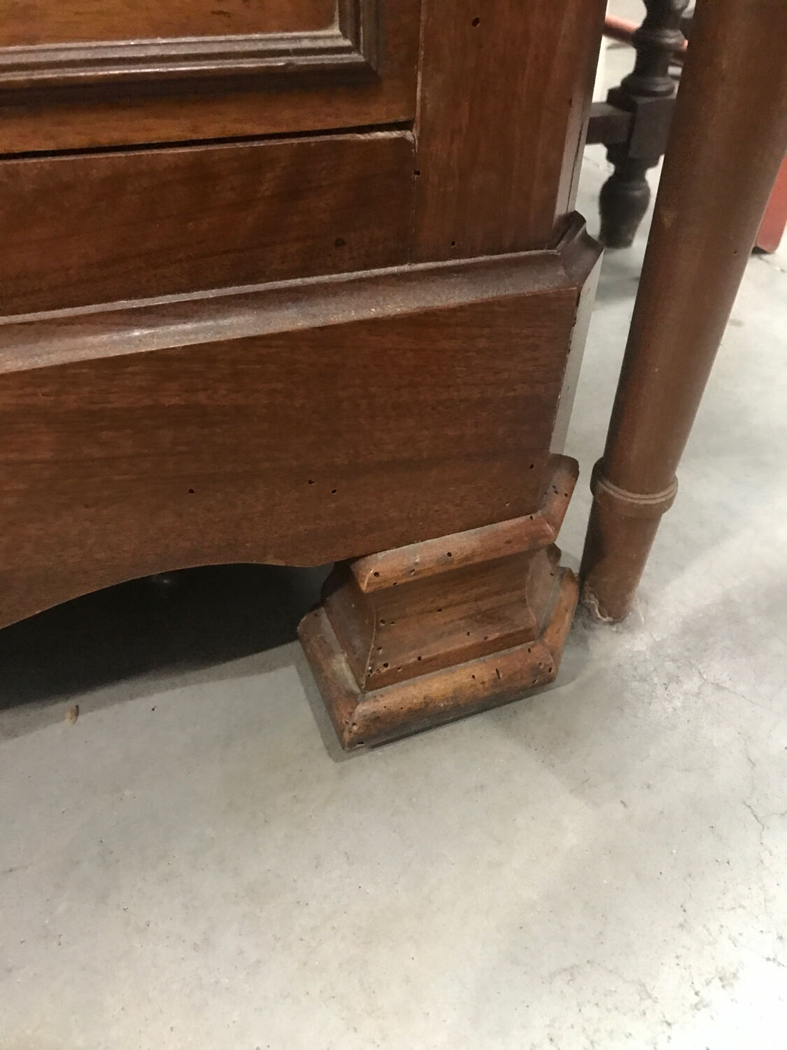 Drawer chest with marble top