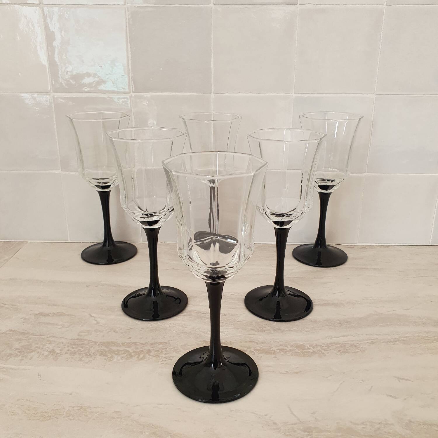 6 Octime octagonal black-footed wine glasses