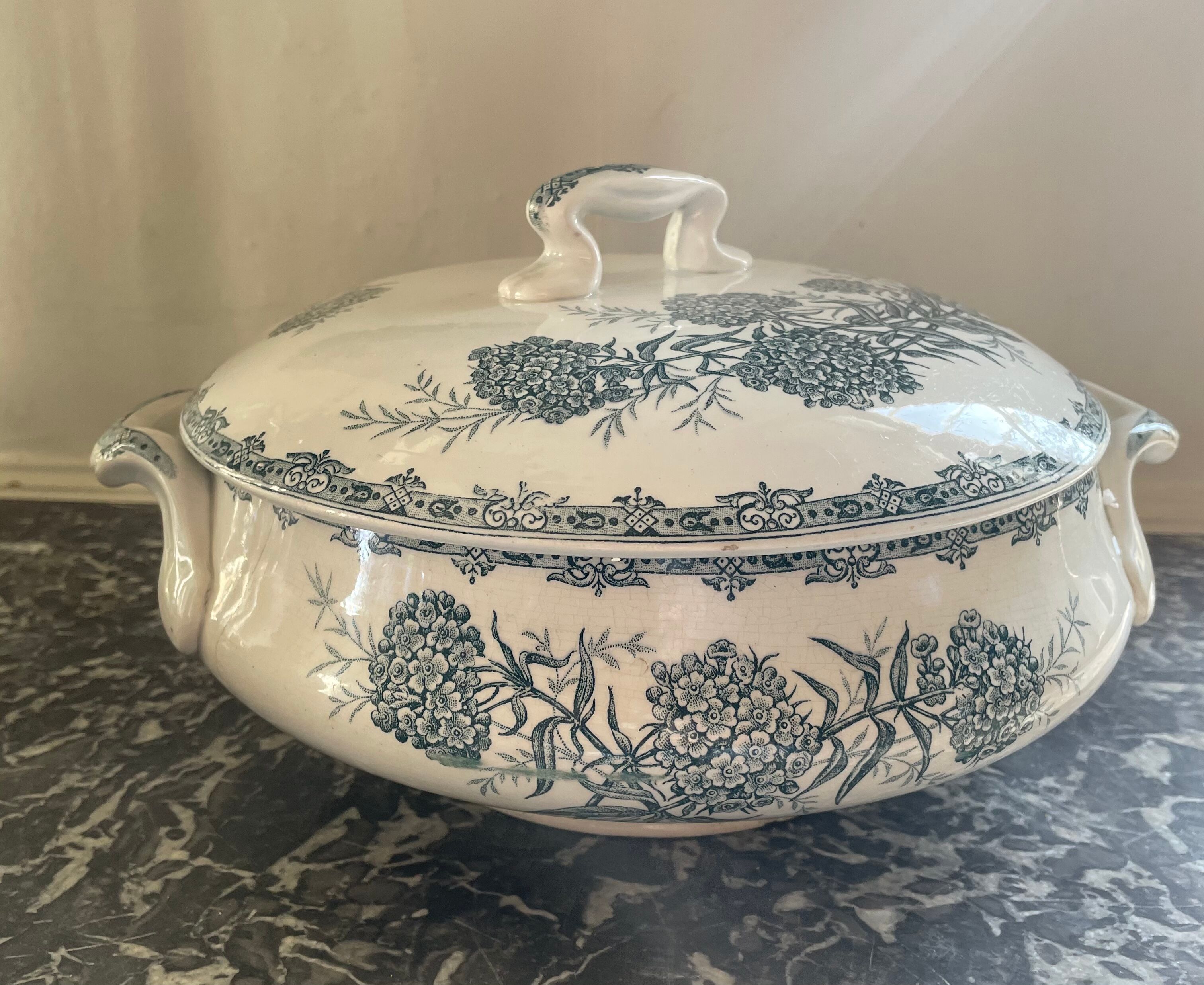 Former St Amand model DAISY soup