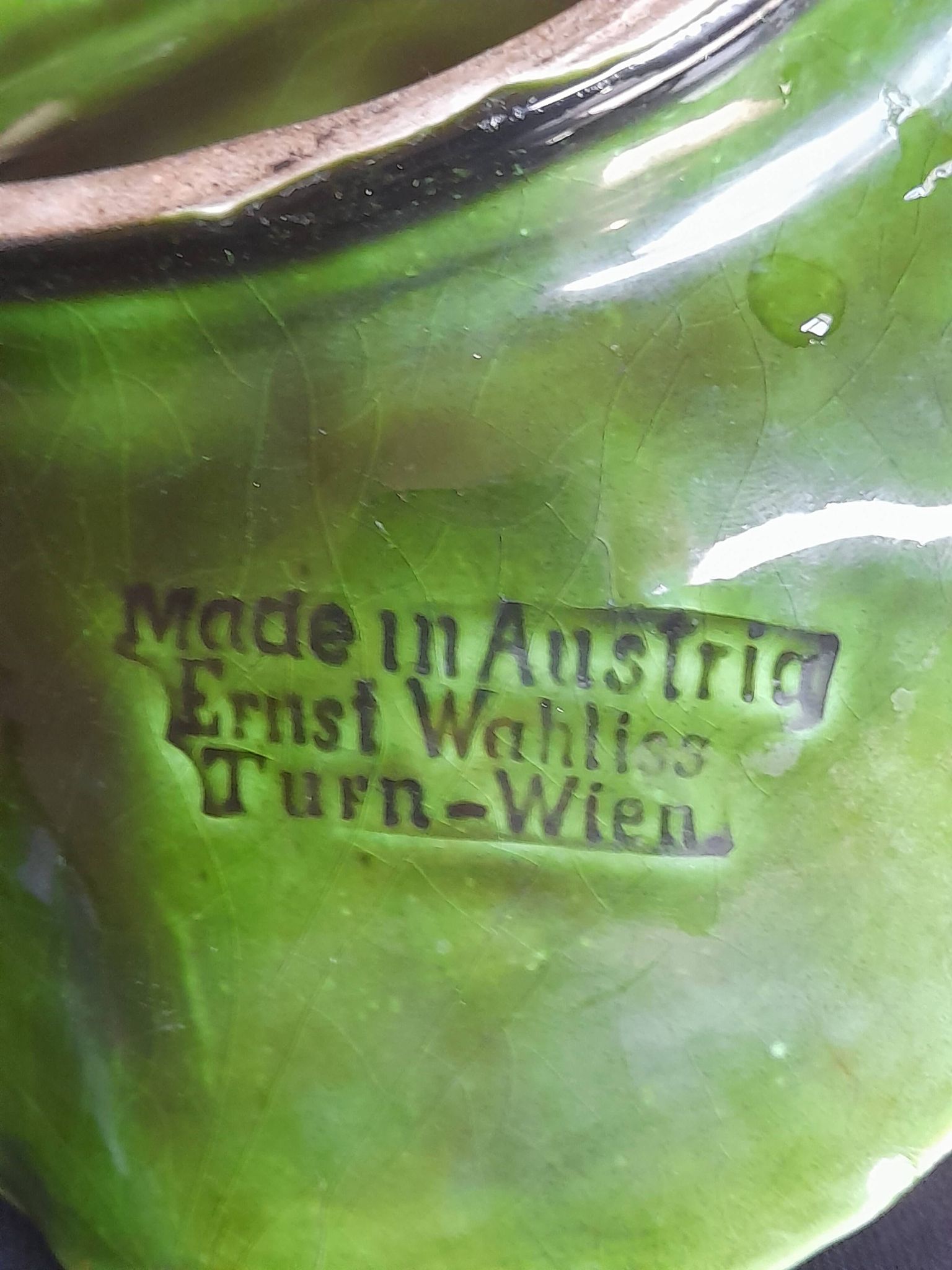 Barbotine dish walnut leaf Ernst Wahliss Turn-Wien Austria