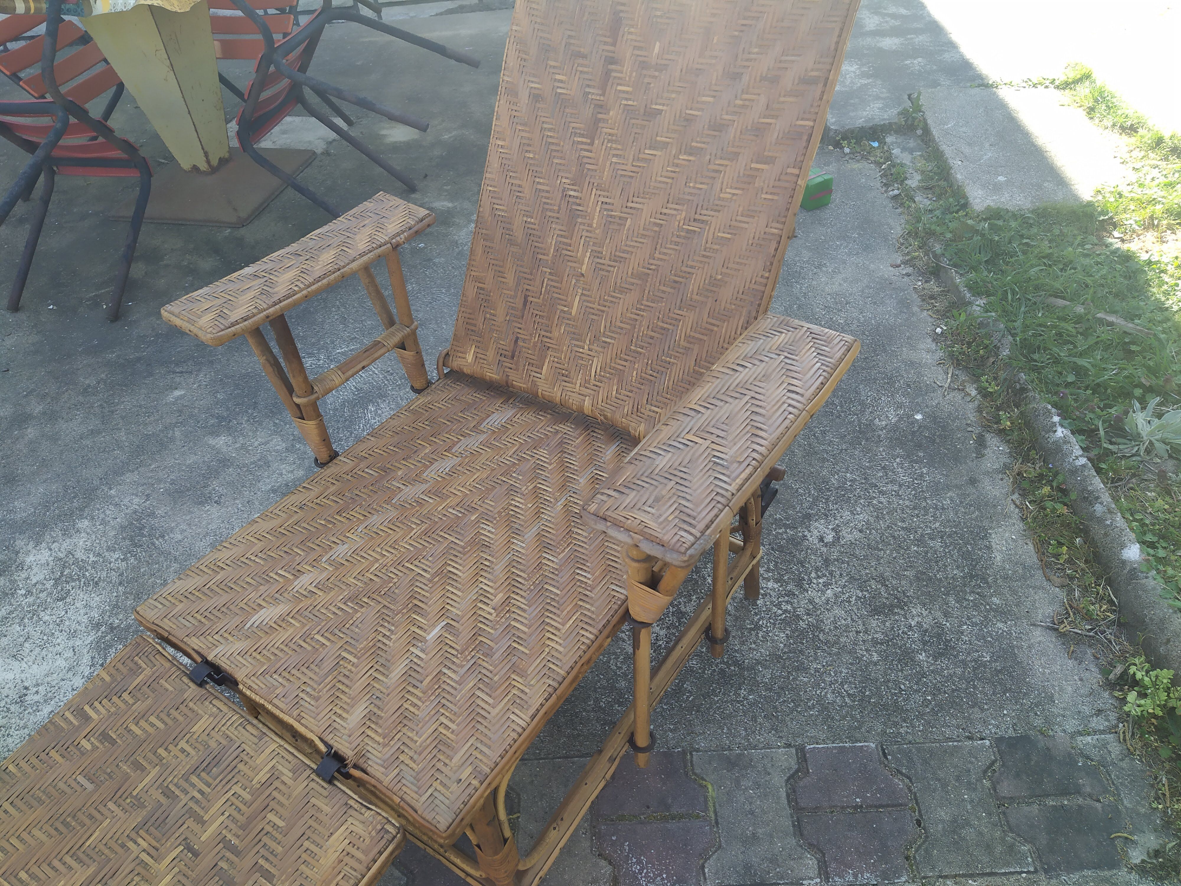 Former rattan and bamboo lounge chair in 1920