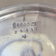 Gobelet en argent vintage gravé / Calice à vin décoratif