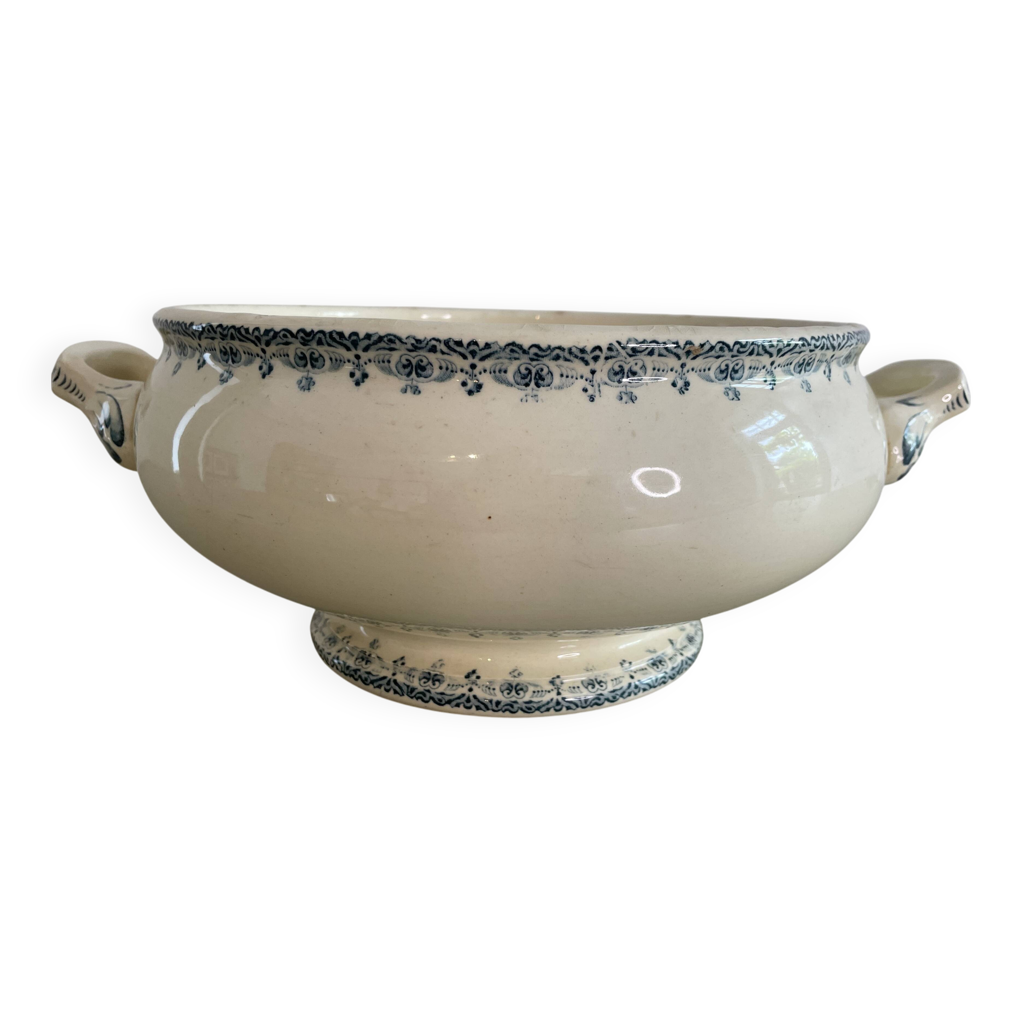 Discovered iron earthenware soup tureen