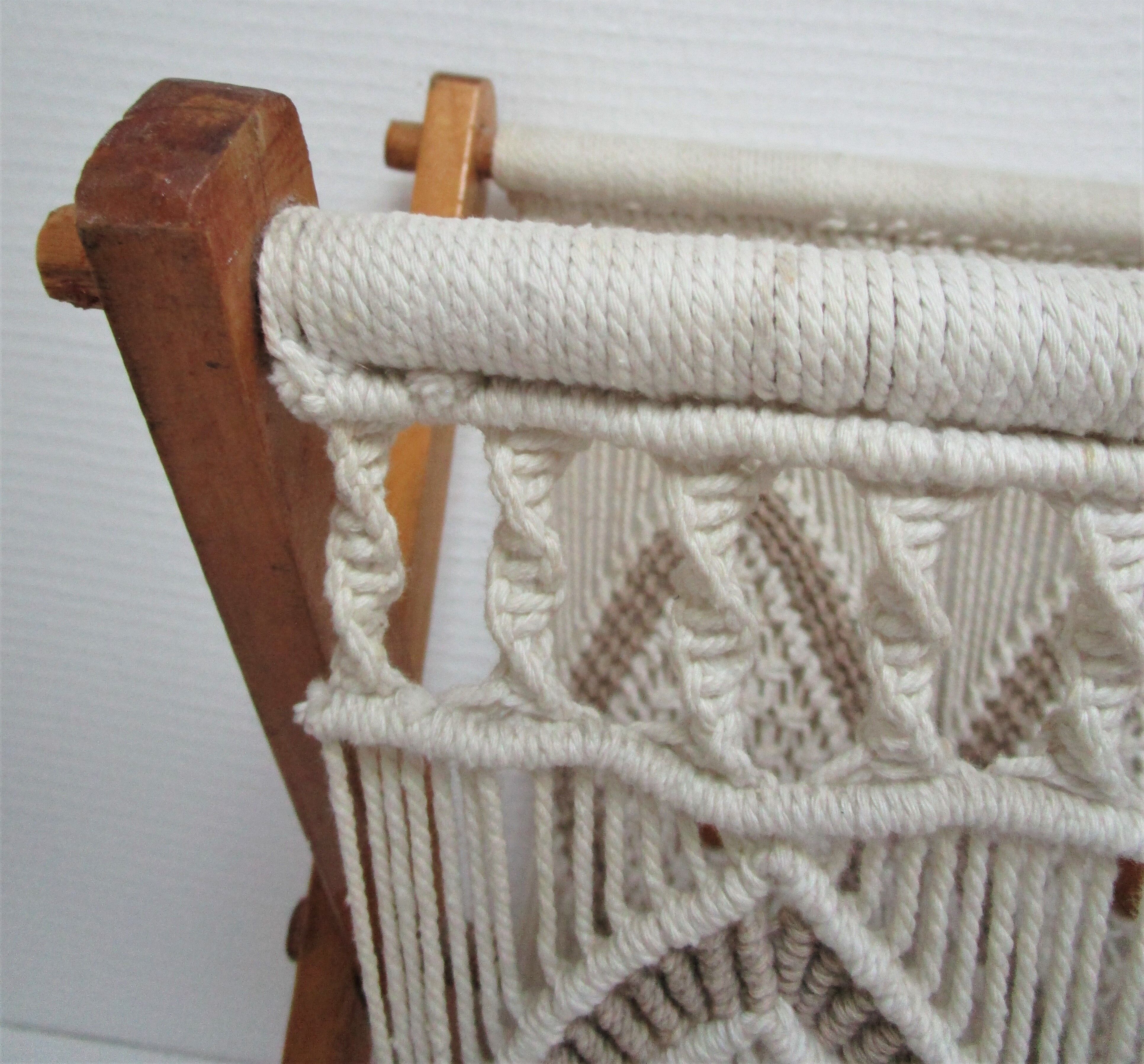 Magazine holder macramé cotton and vintage wood 70s