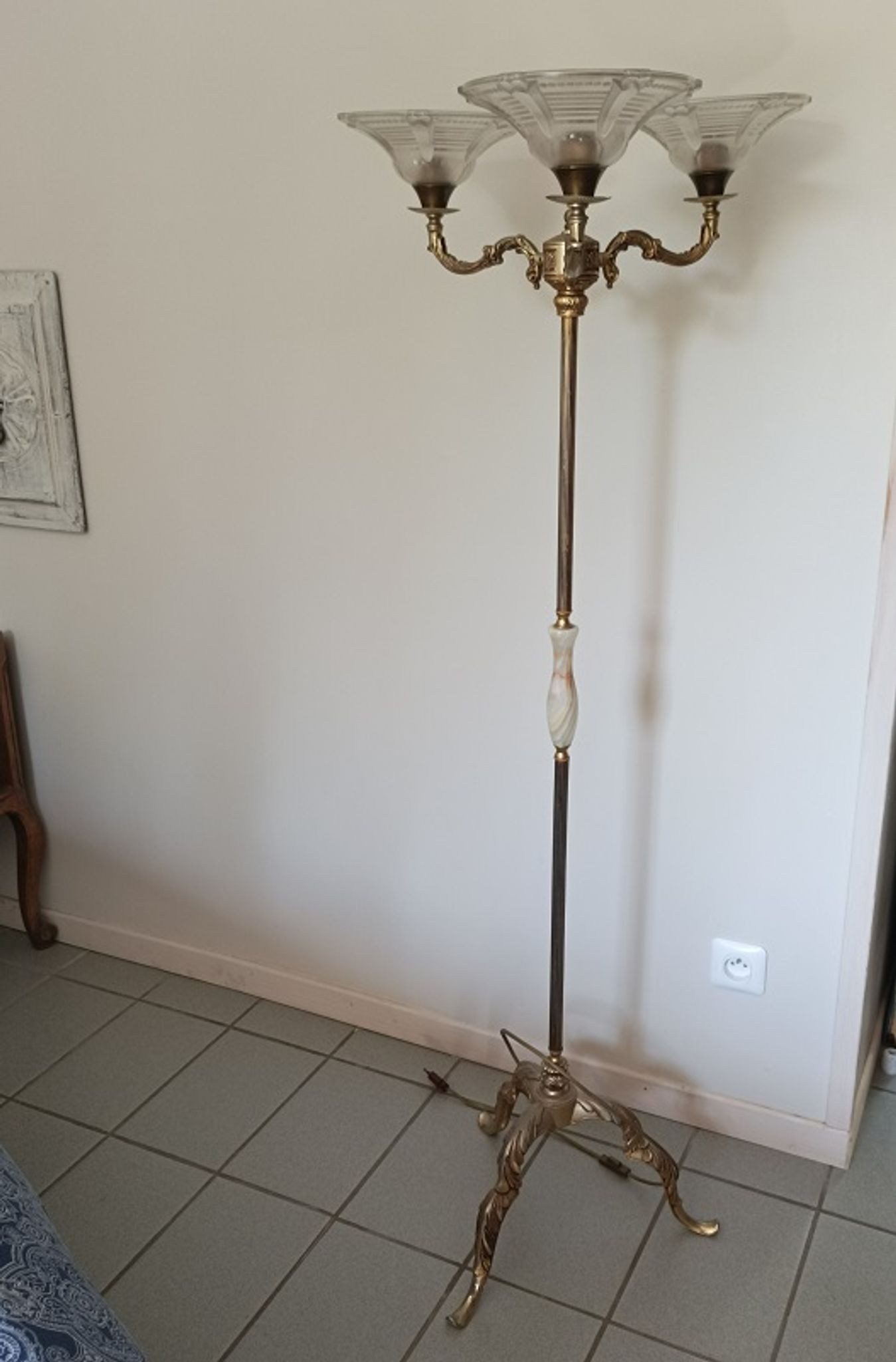 Lampadaire bronze laiton abat jour pâte de verre