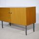 Buffet vintage design des années 50 avec pieds en métal, années 1960.