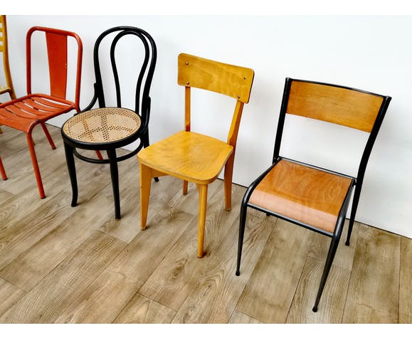 Lot of 6 vintage depareillees chairs