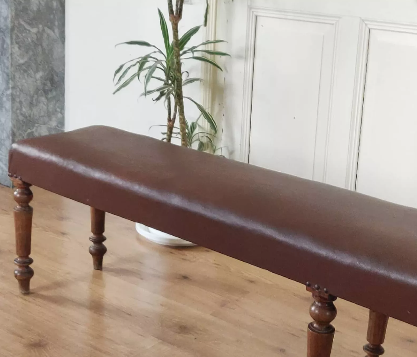 Brewery bench skaï and wood 30s