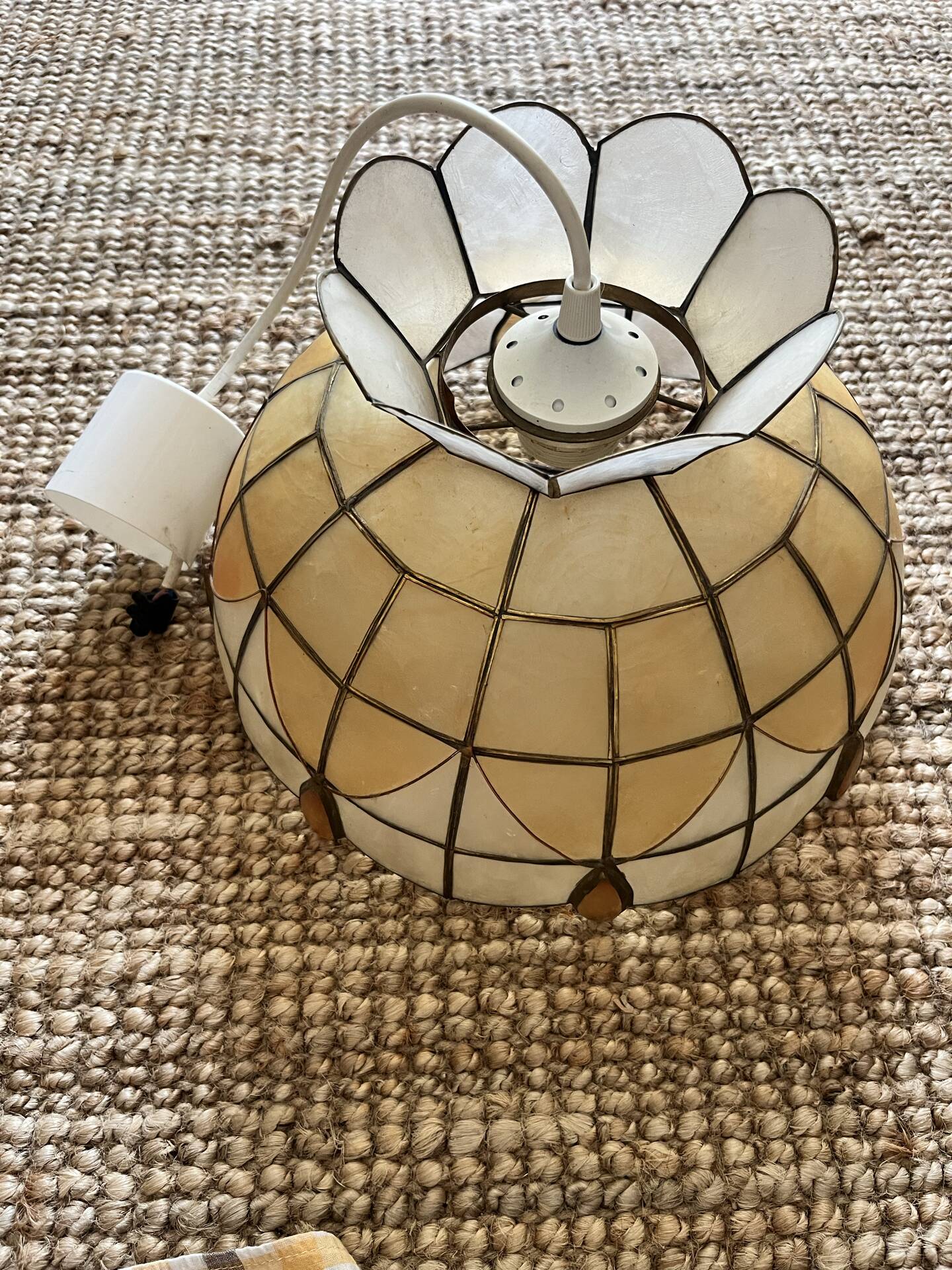 Mother-of-pearl pendant