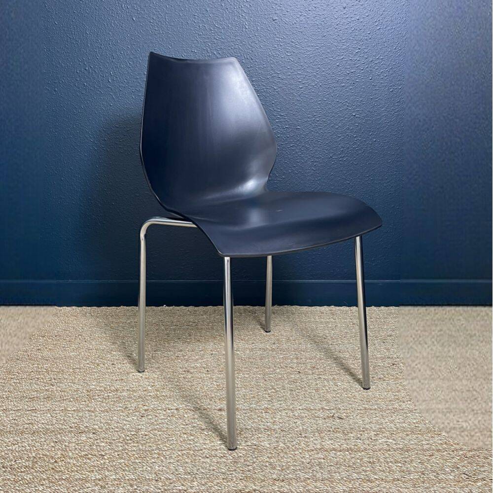 Set of 4 black dining room chairs from the 2000s