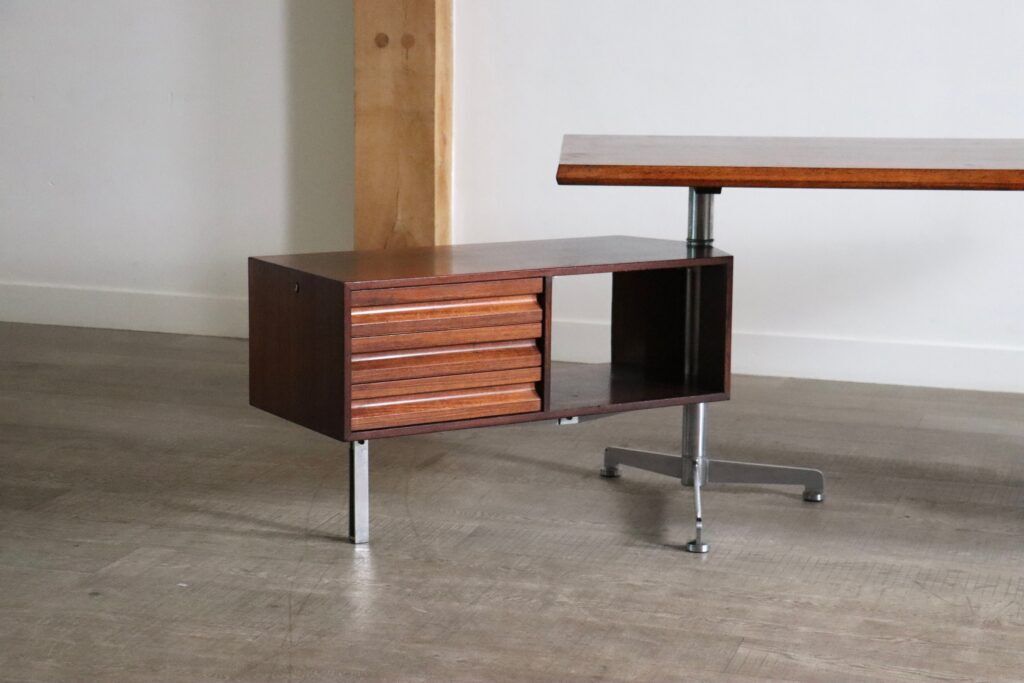 Desk by Osvaldo Borsani T95 for Tecno, Italy 1956