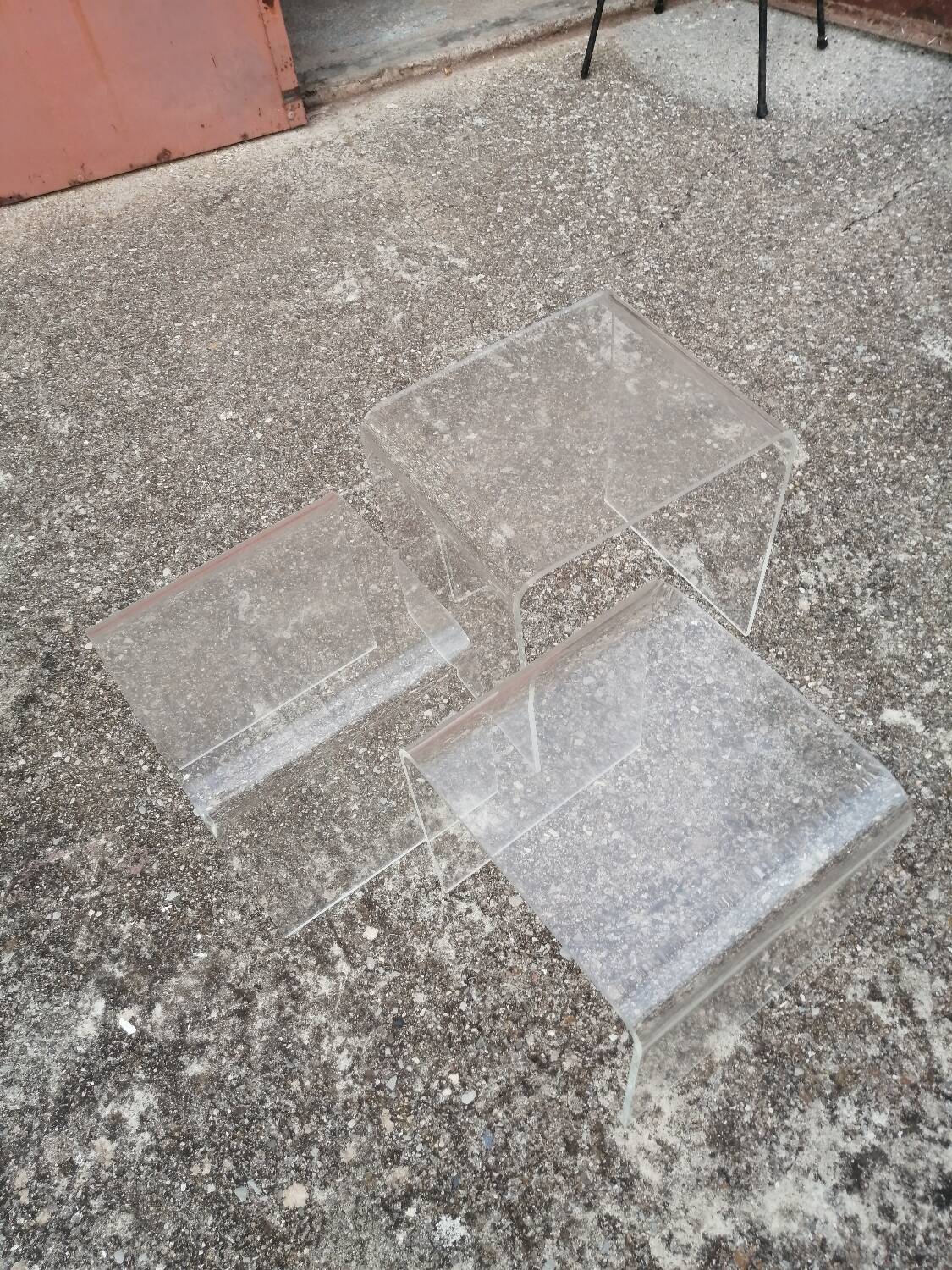 3 nesting tables in plexiglass