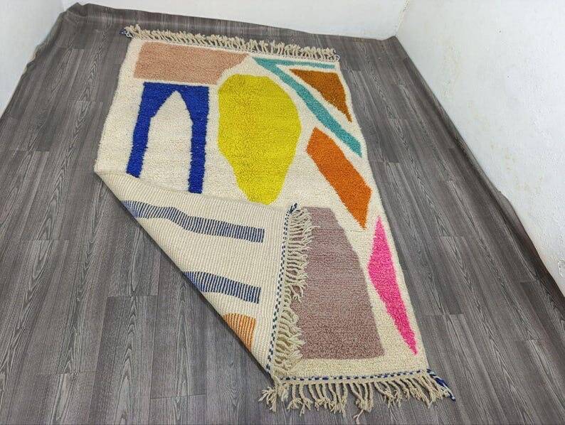 Handwoven pure wool rug with colourful patterns, size 1.5/2.5 m.
