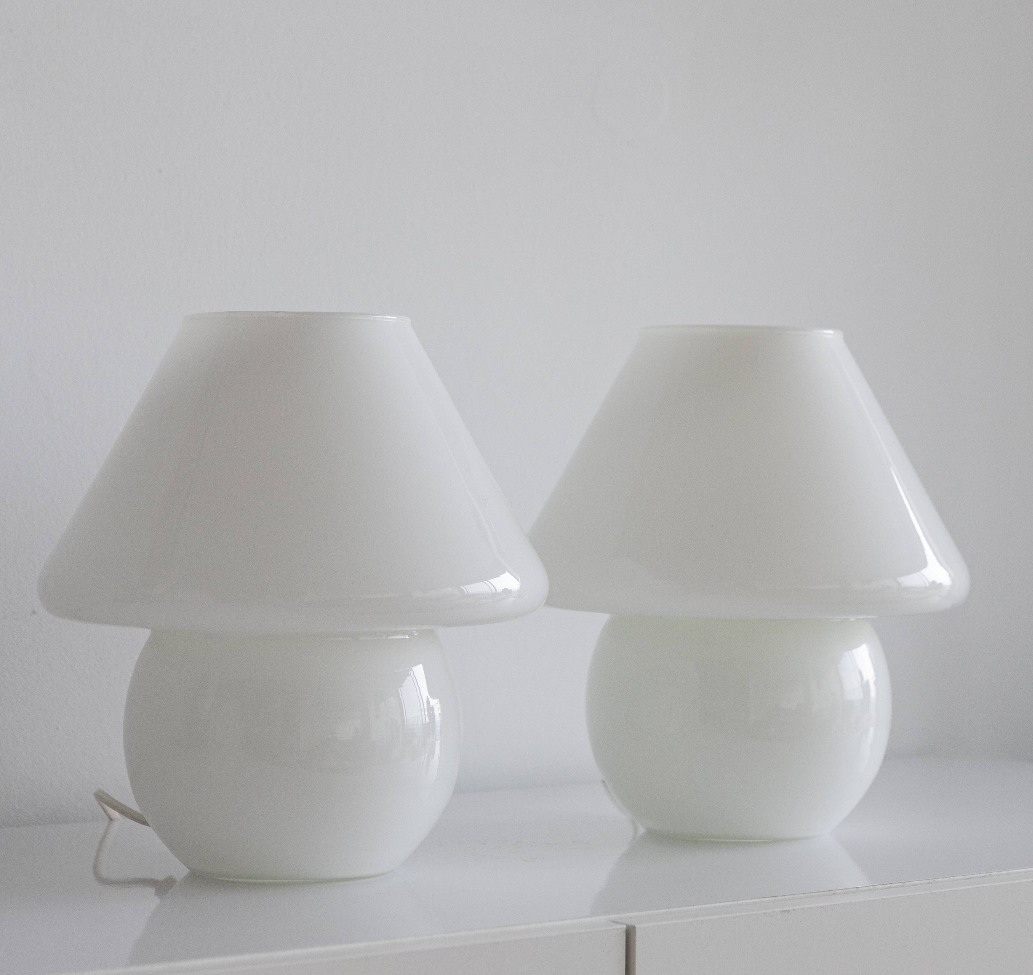Paire de lampes vintage champignon en verre soufflé