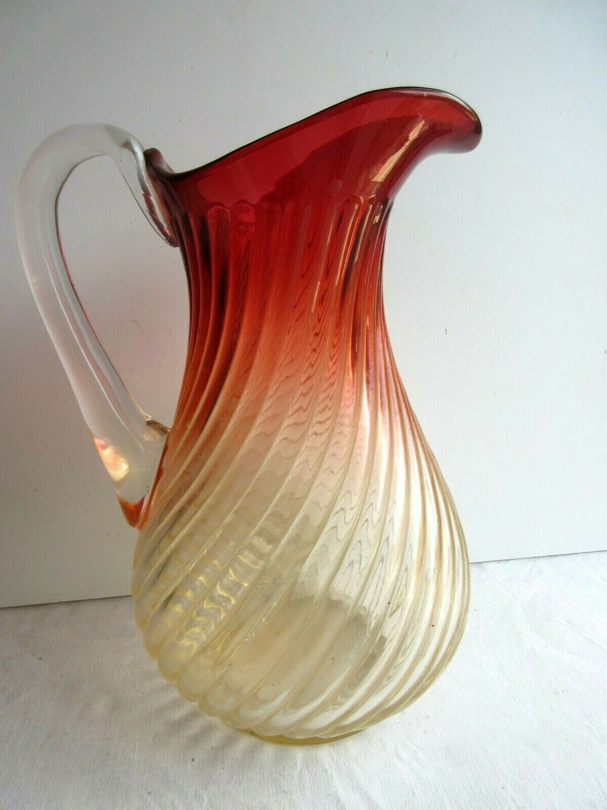 Broc crystal Baccarat red in gradient model Bamboo torso ribs, H 30 cm