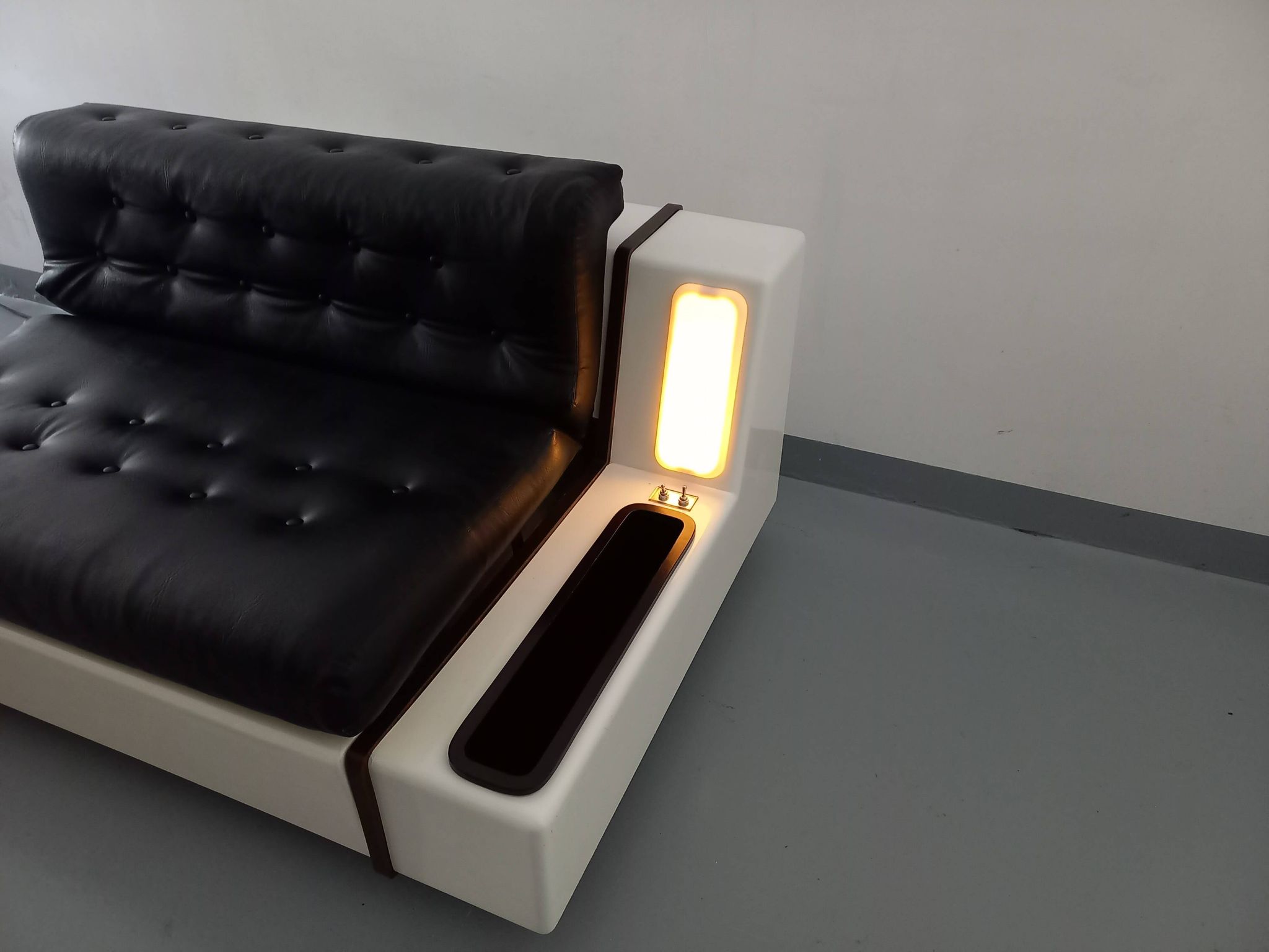 Vintage sofa bed bench with integrated lighting, Italian design Beka Tortuga, in skai, fiber