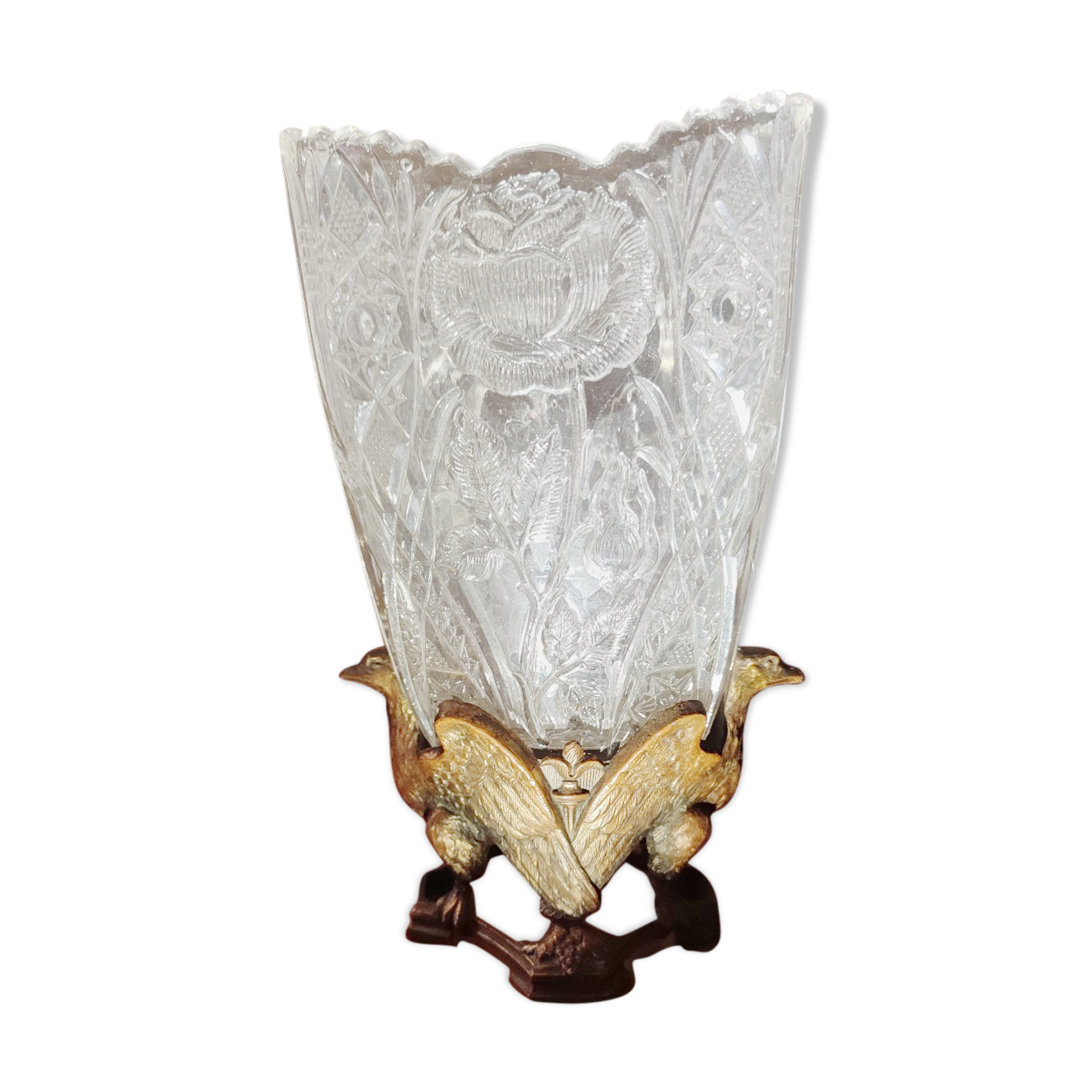 Vase verre pressé sur base bronze