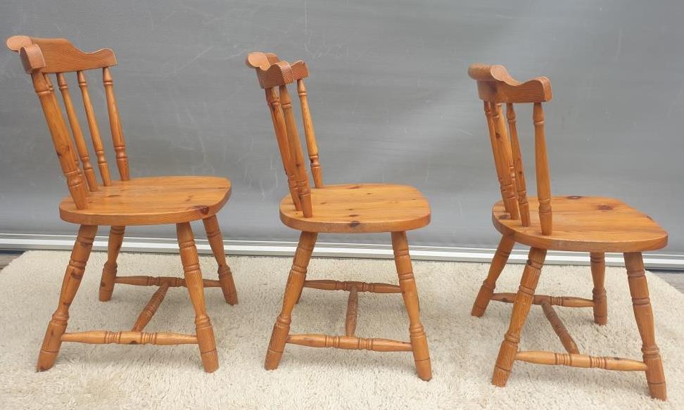 Trio Chairs Country Shaker