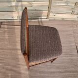 4 Scandinavian chairs made of teak and fabrics