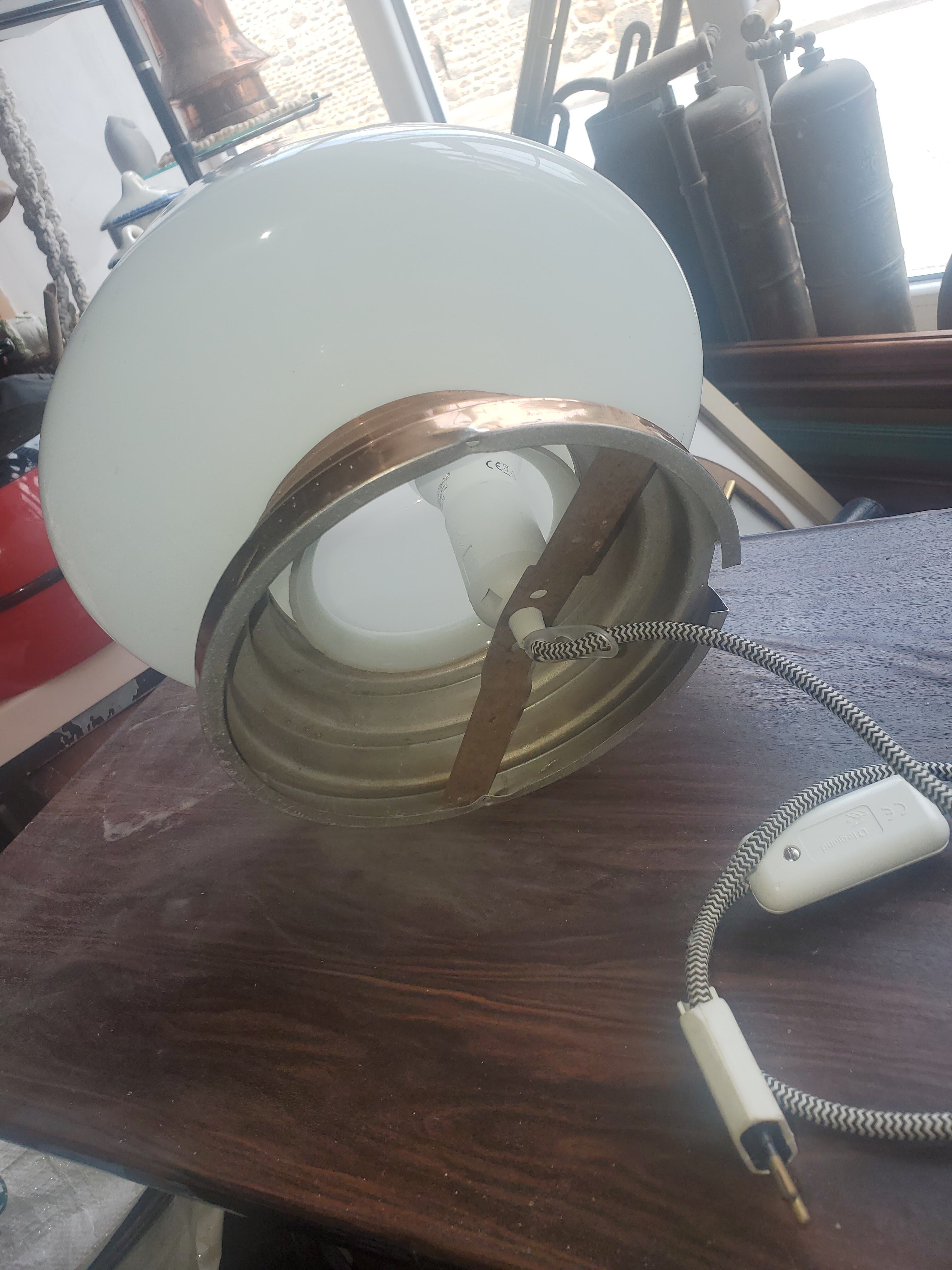 Opaline lamp